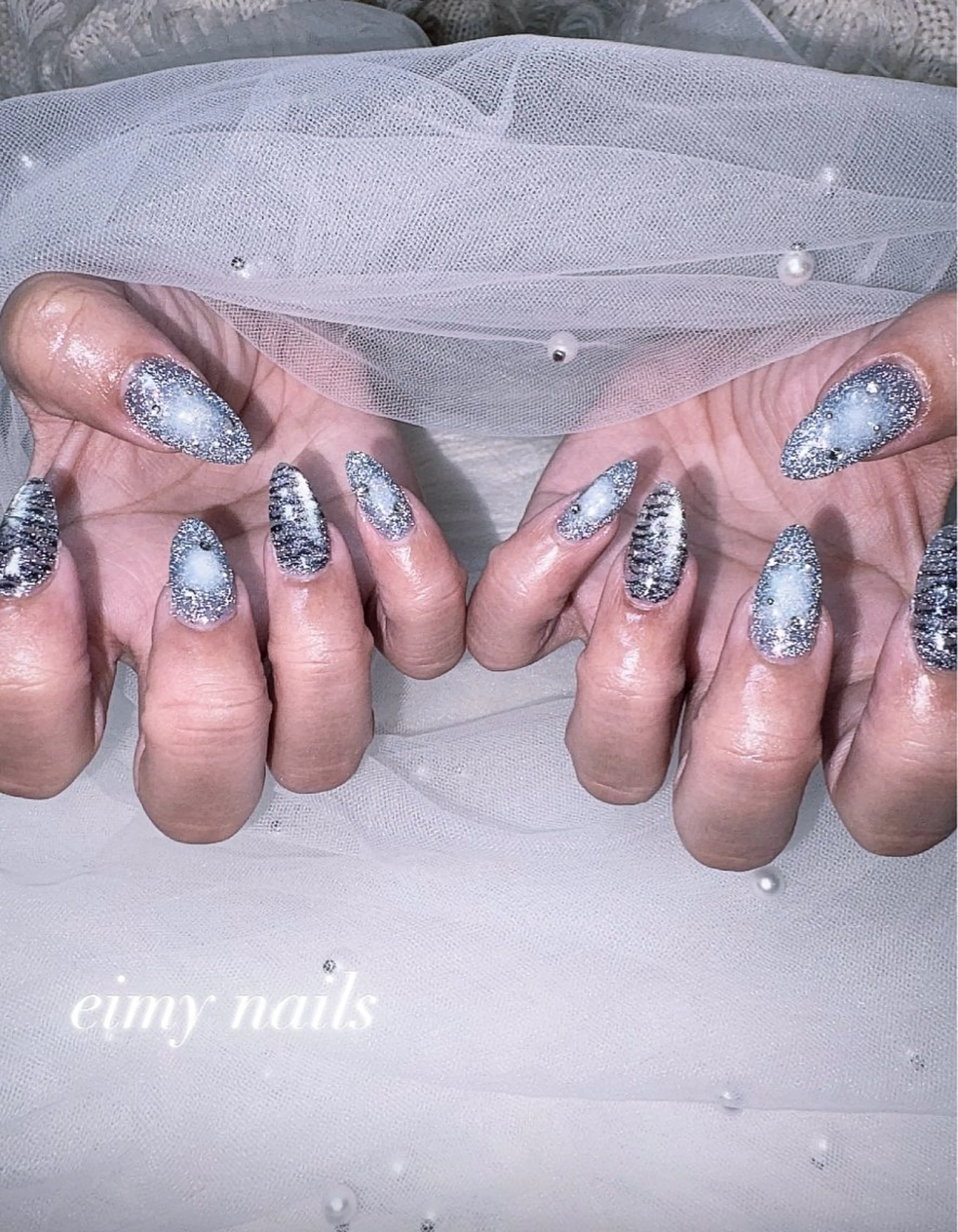 ネイル アートネイル チークネイル フラッシュネイル ラメ(グリッター) ロングネイル ハンドネイル 🤍eimy nails🤍所属・eimy nails♡のネイルデザイン