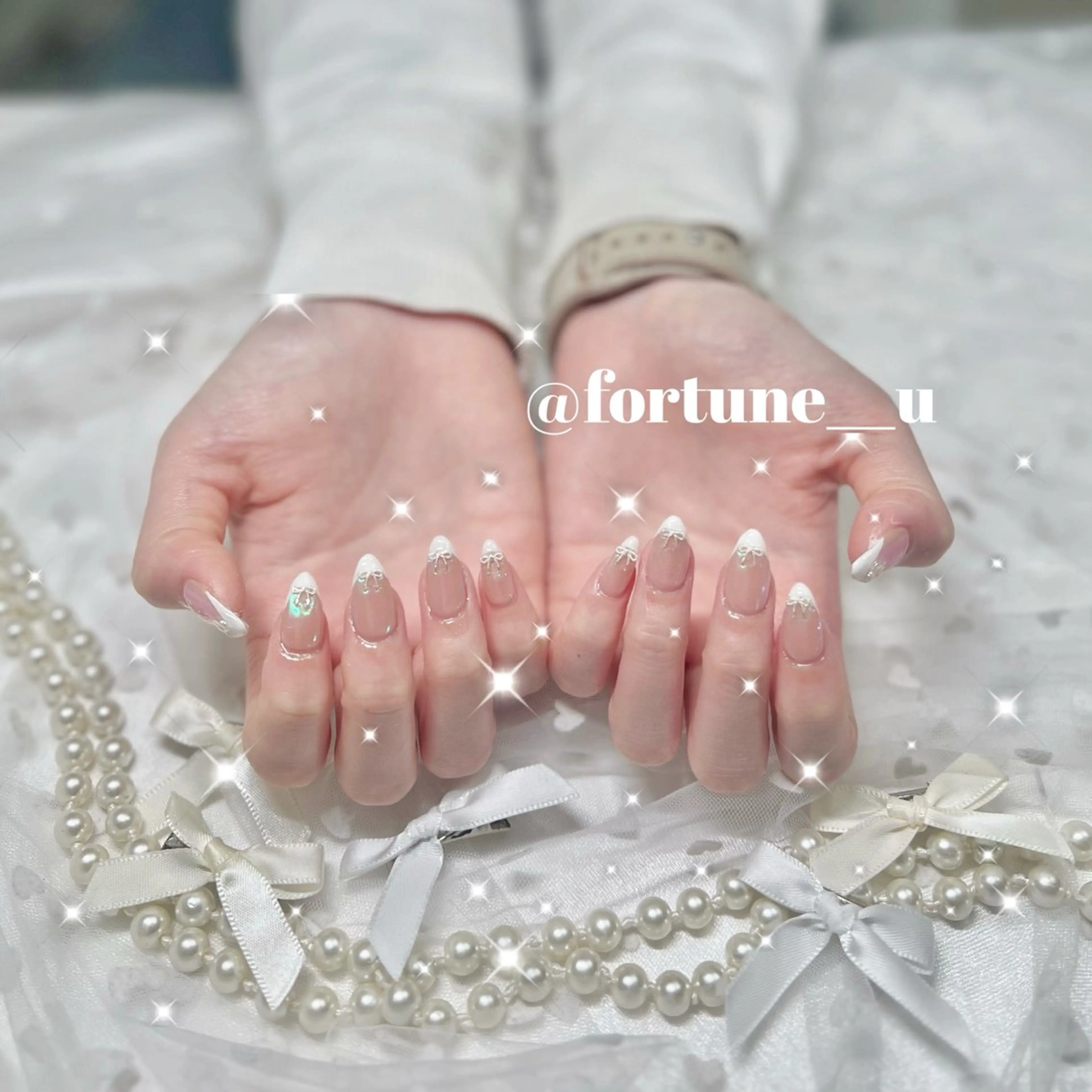 ネイル チークネイル ガーリー 韓国ネイル 水色 持ち込み ハンドネイル 💜✩.* Yuuna💜のネイルデザイン