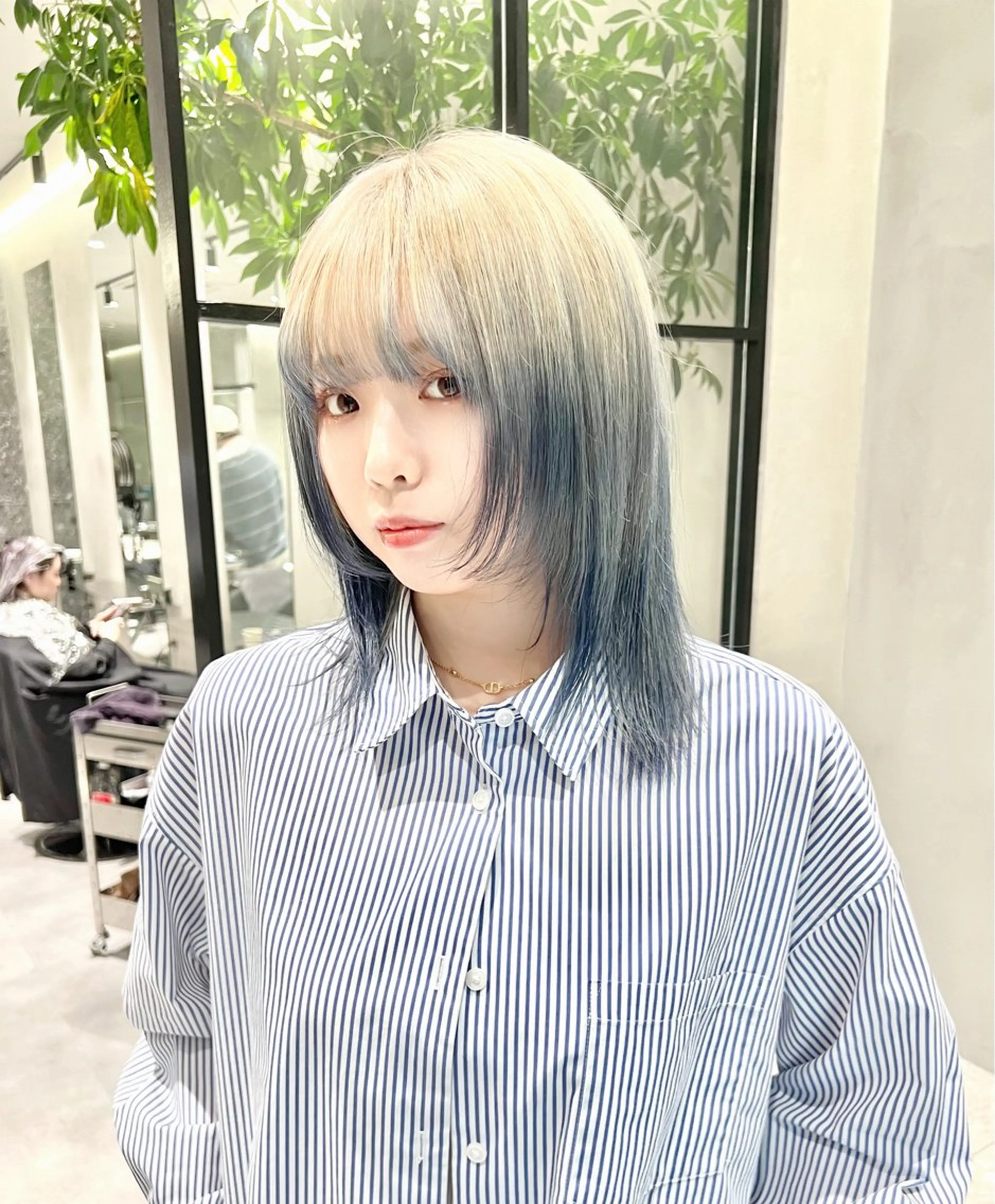 セミロング ハイトーン/レイヤー カット岩田健斗/新宿のヘアスタイル