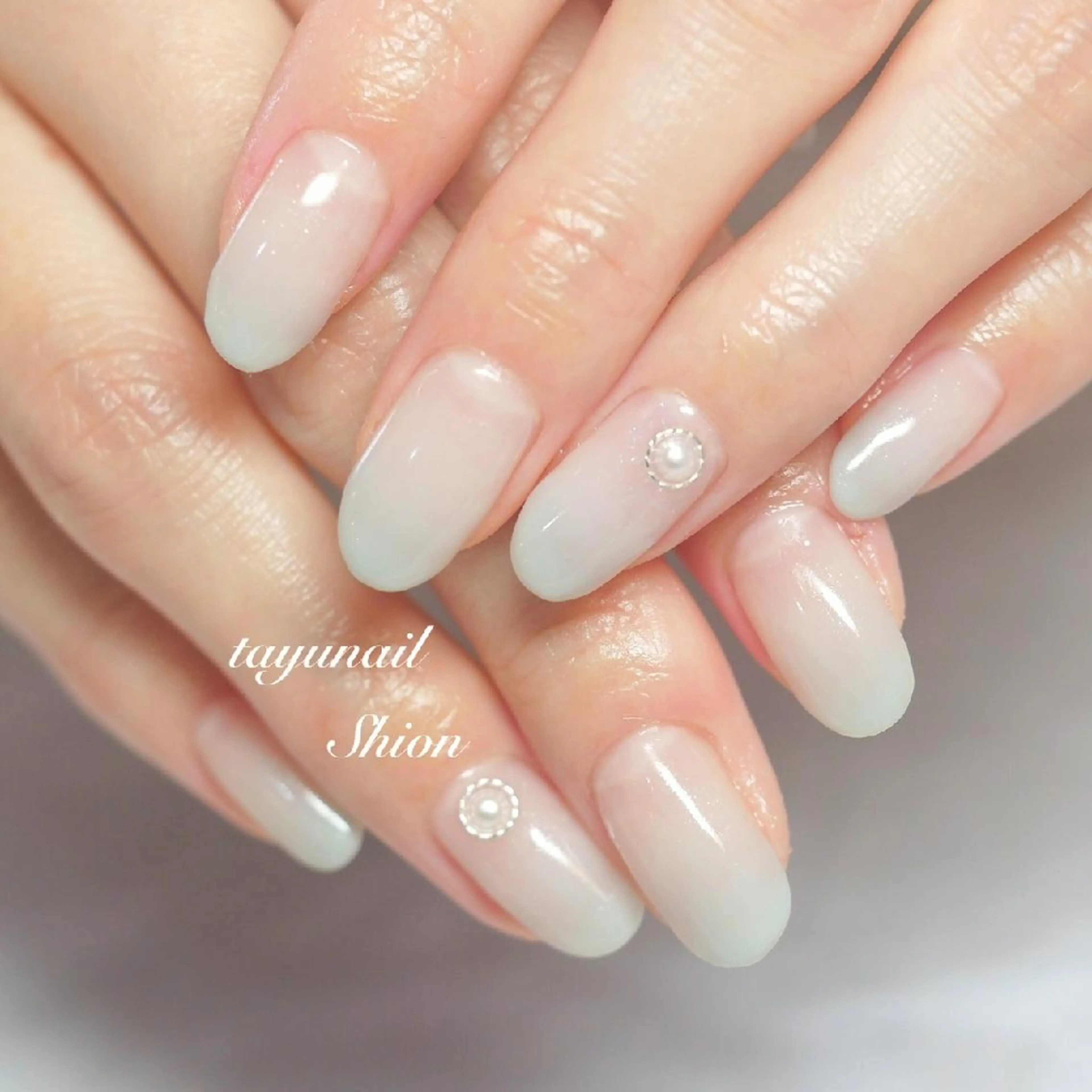 ネイル ブルー ジェルネイル グラデーション パラジェル 冬ネイル ネイルサロン 【たゆnail】のネイルデザイン