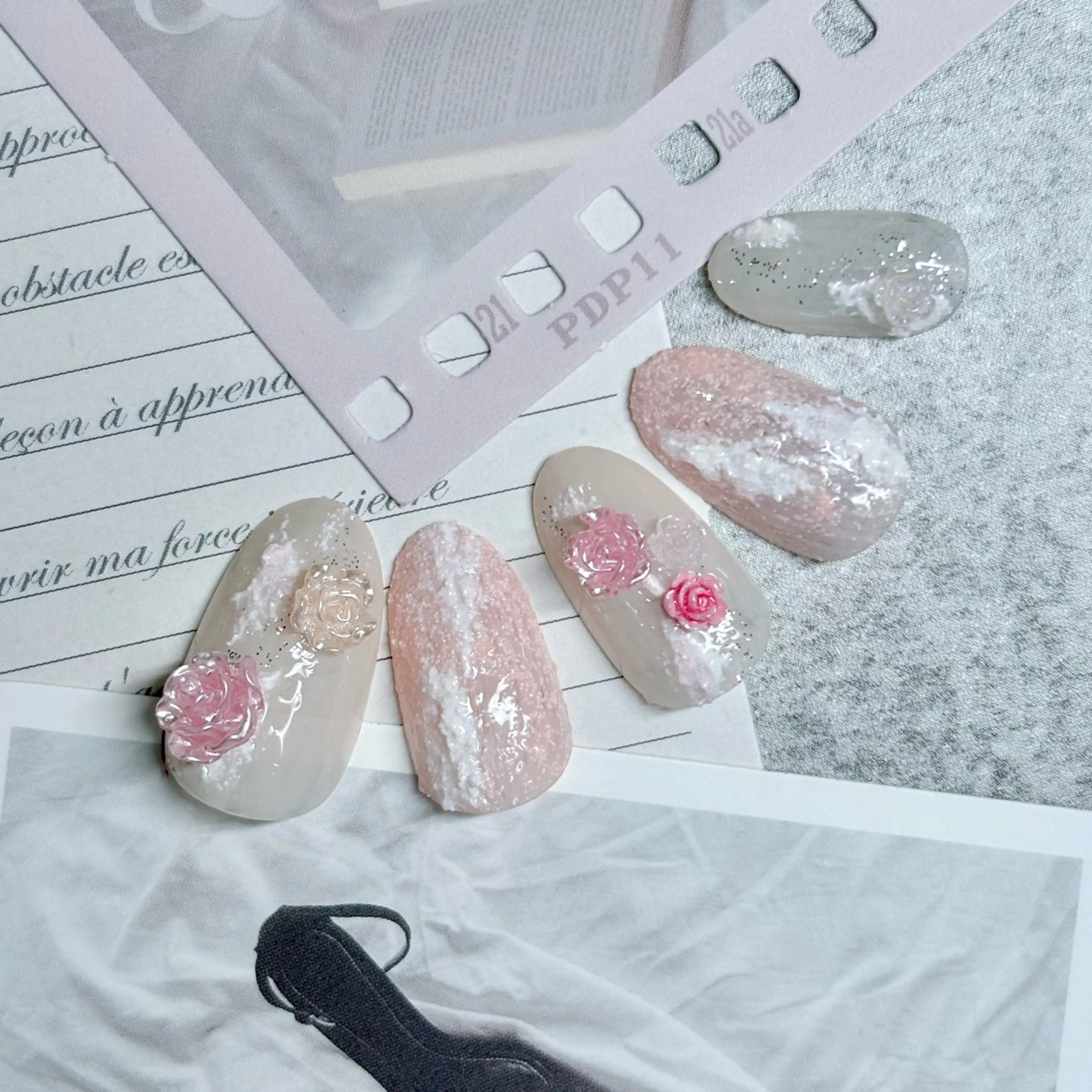 ネイル ジェルネイル ゴージャス オフィスネイル シンプルネイル ブライダルネイル ハンドネイル 一人ひとりに寄り添う 施術🌈IRiS🪽のネイルデザイン