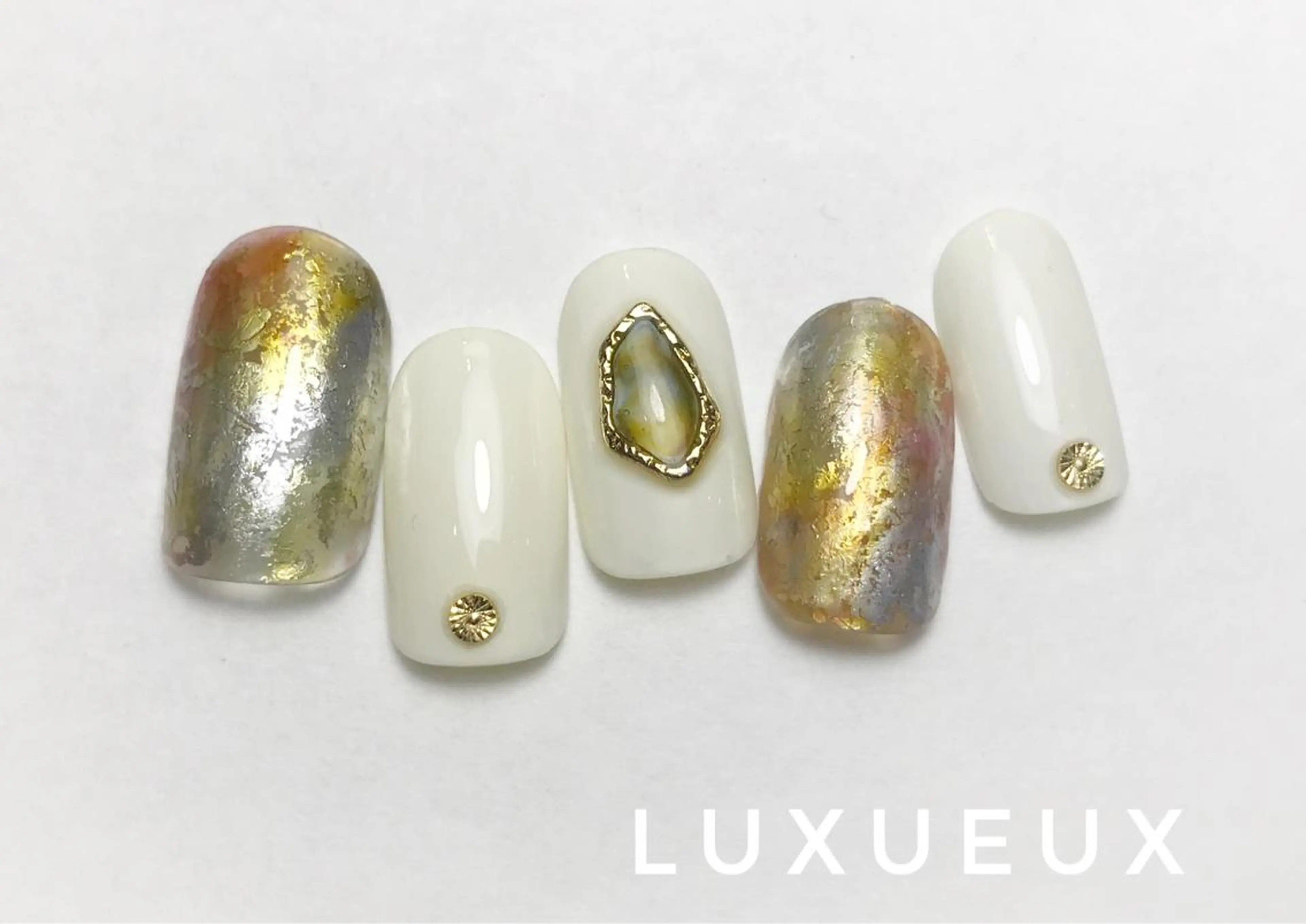 ネイル LUXUEUX春日店 (ルクソー)のネイルデザイン