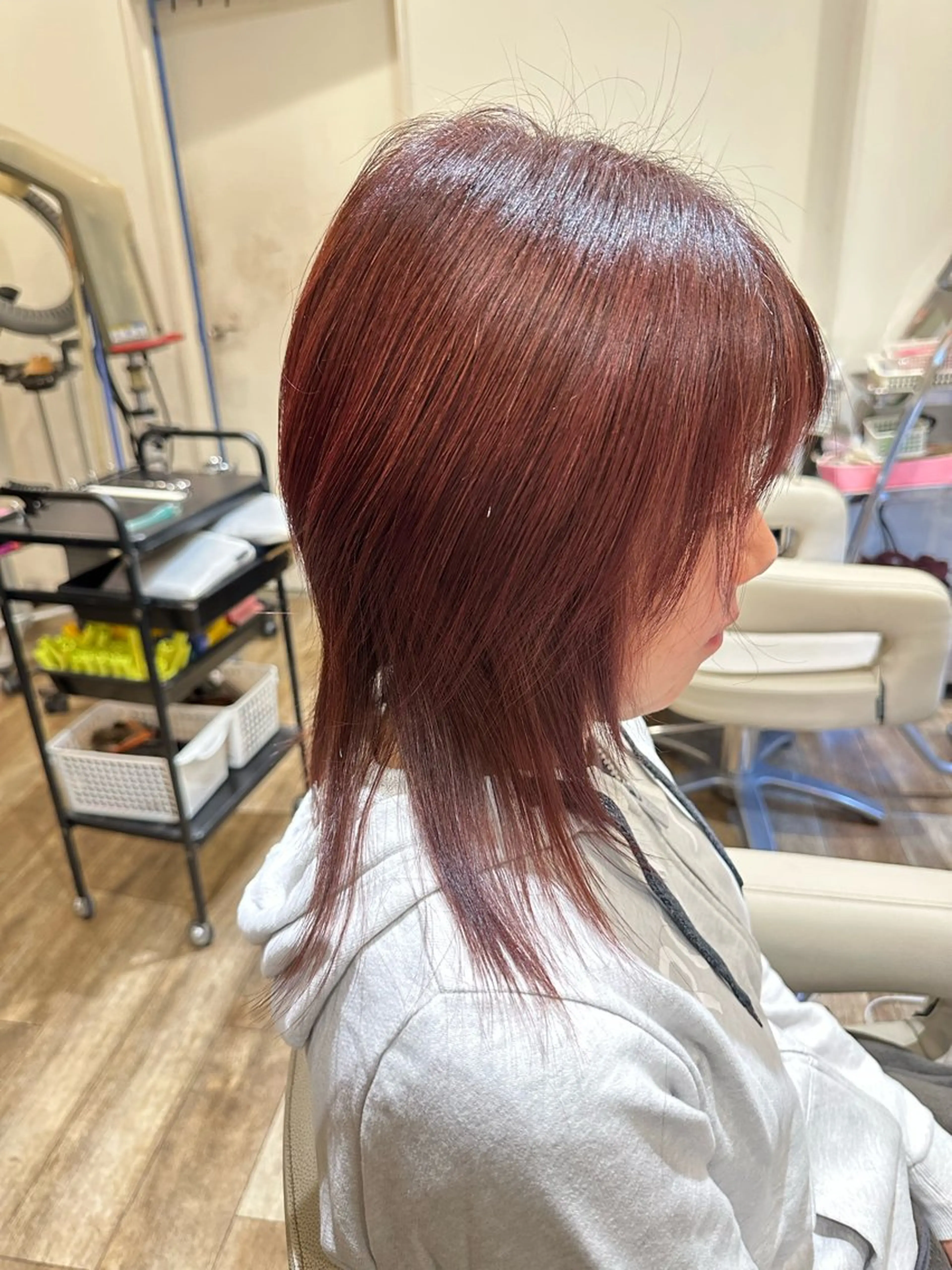 セミロング 顔周りカット レイヤーカット トリートメント ウルフカット 愛羅 /ブリーチワンカラーのヘアスタイル