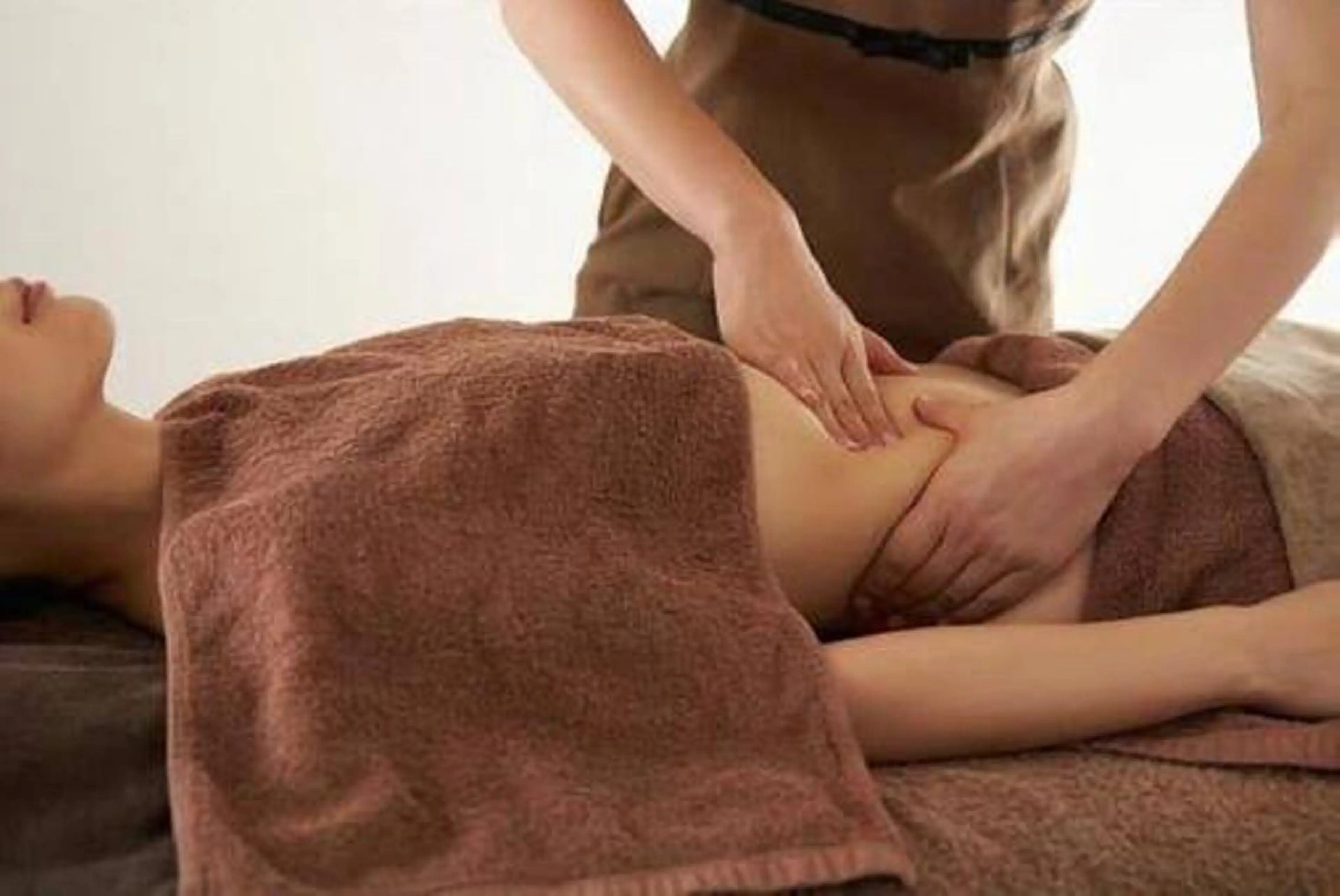 全身120分プランマシンとセルライト解消ハンドの背面上下デトックスエステの写真