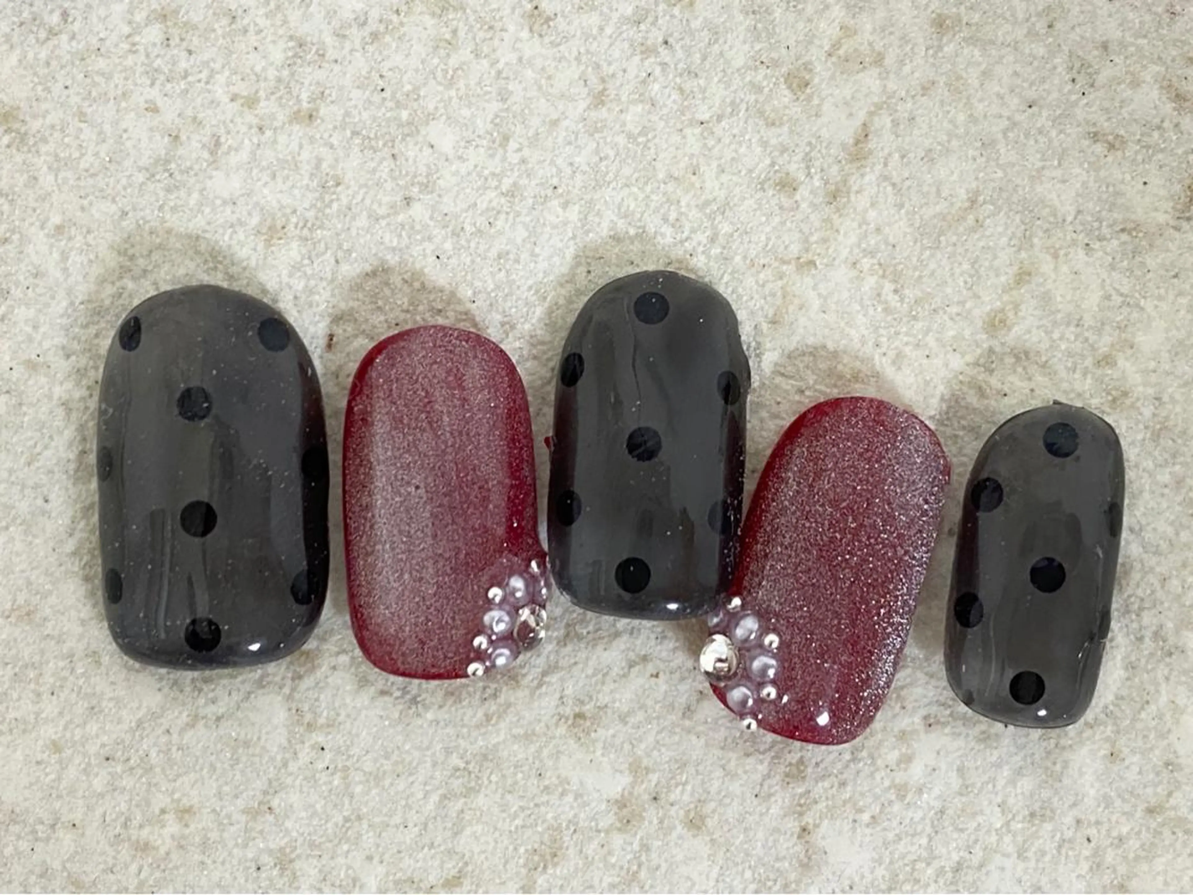 カラー ネイル ドット マグネットネイル MOMO nailのネイルデザイン