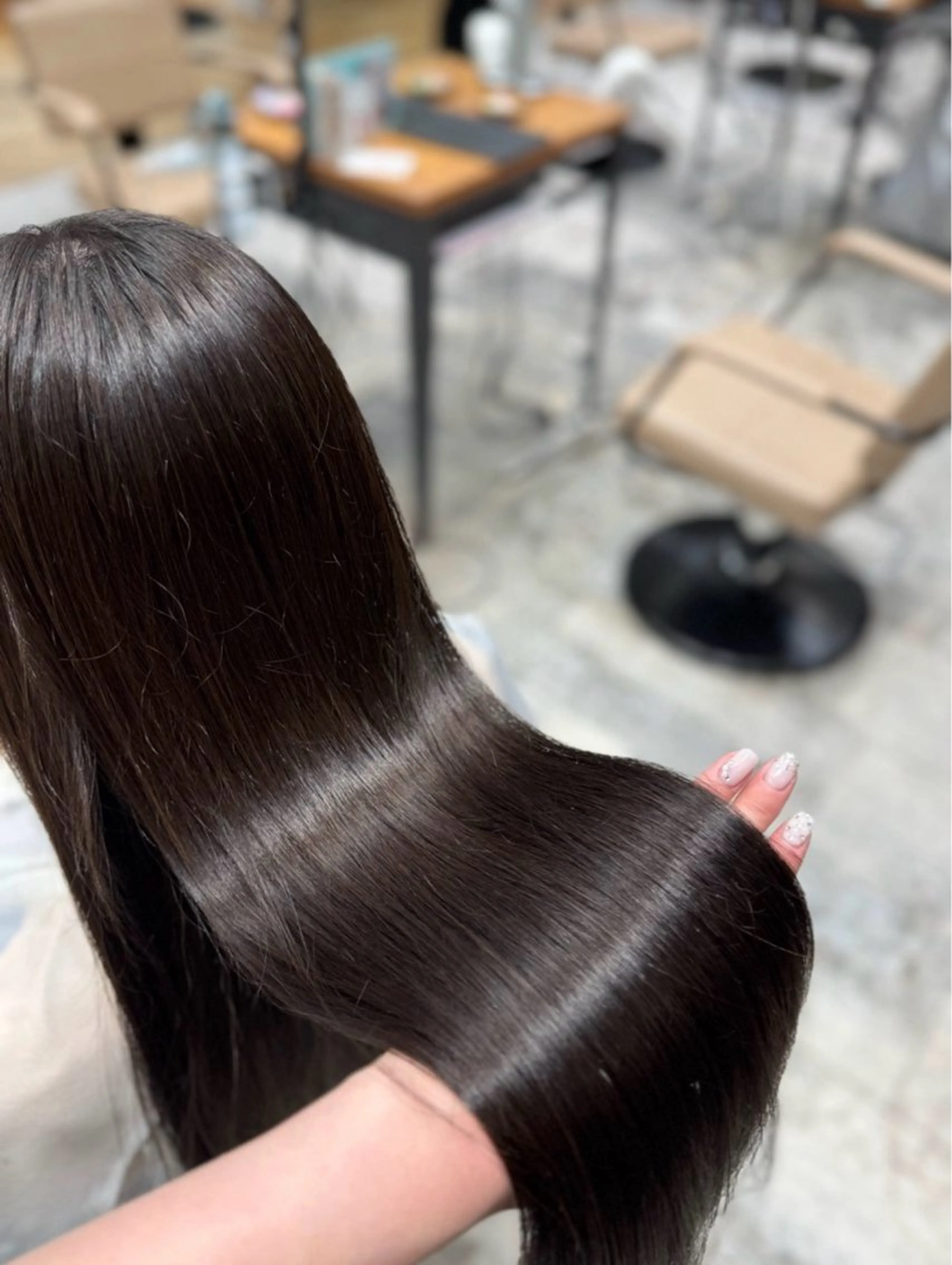 セミロング セミロングパーマ アッシュ チョコレートブラウン ピンクブラウン 顔周りカット ヘッドスパ レイヤー/顔まわり/ 透明感カラー/れいなのヘアスタイル