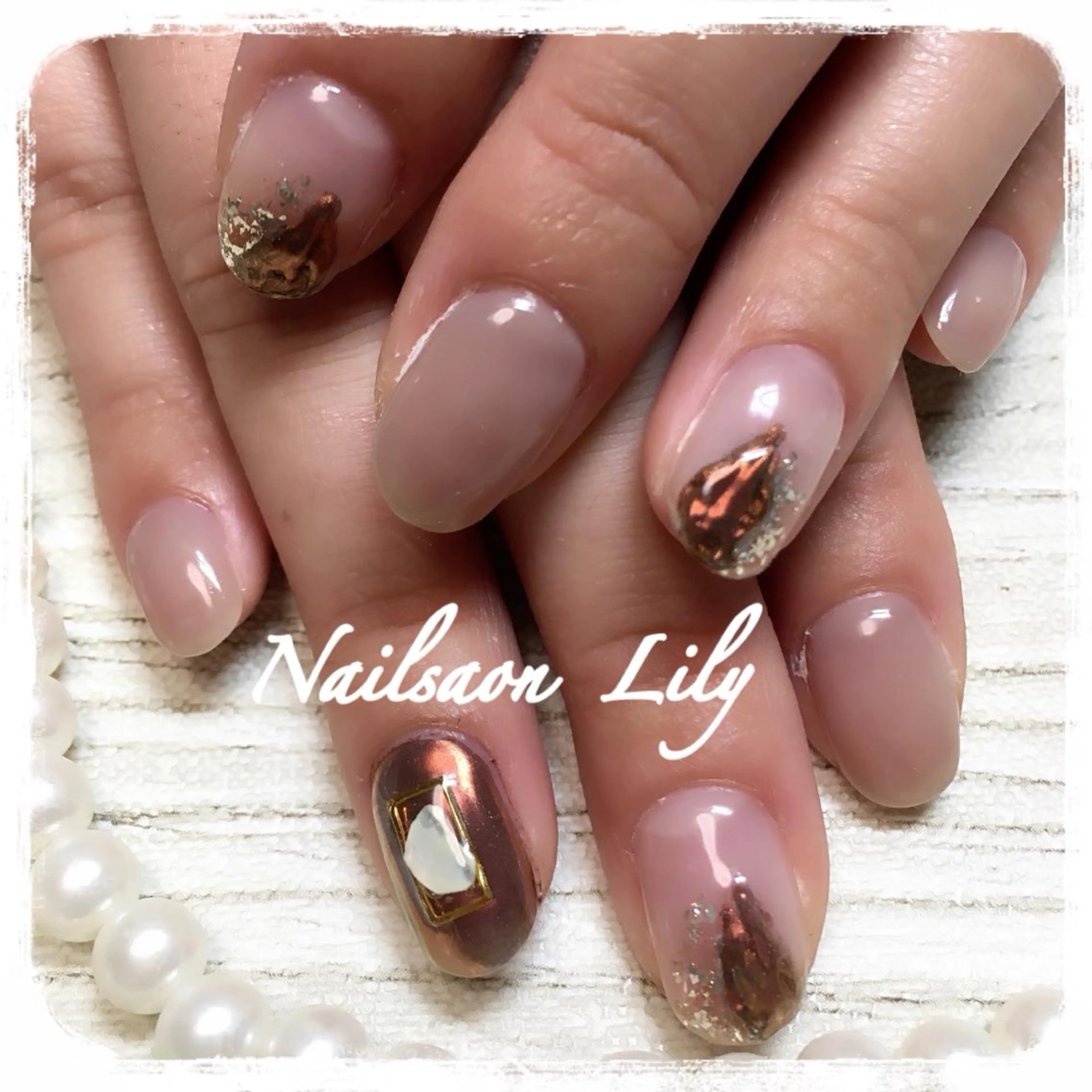 ネイル ミラーネイル Lily*nail 🌻Mii🌻のネイルデザイン