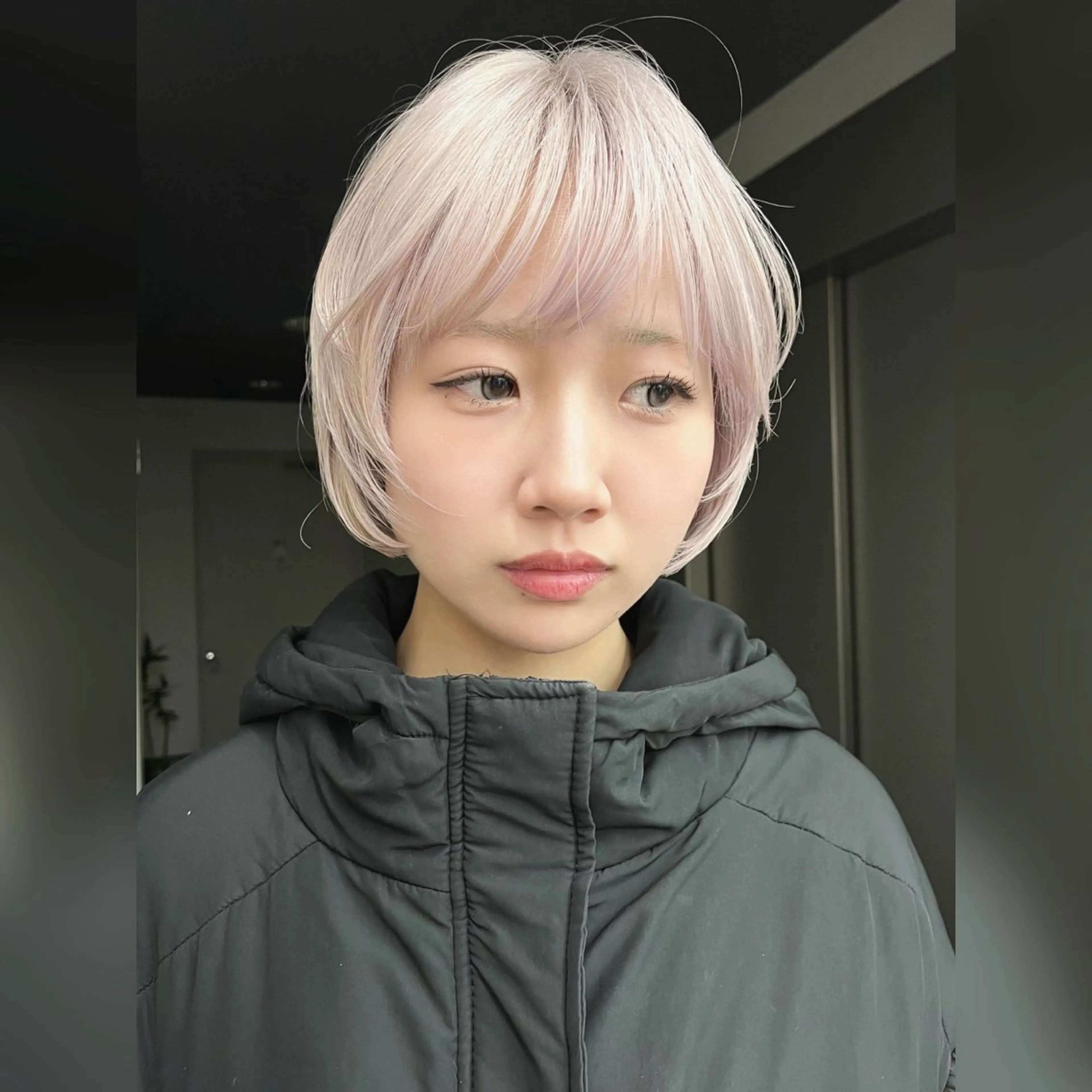 ショート カラー ムード造るハイトーン ケアブリーチ/ユウキのヘアスタイル