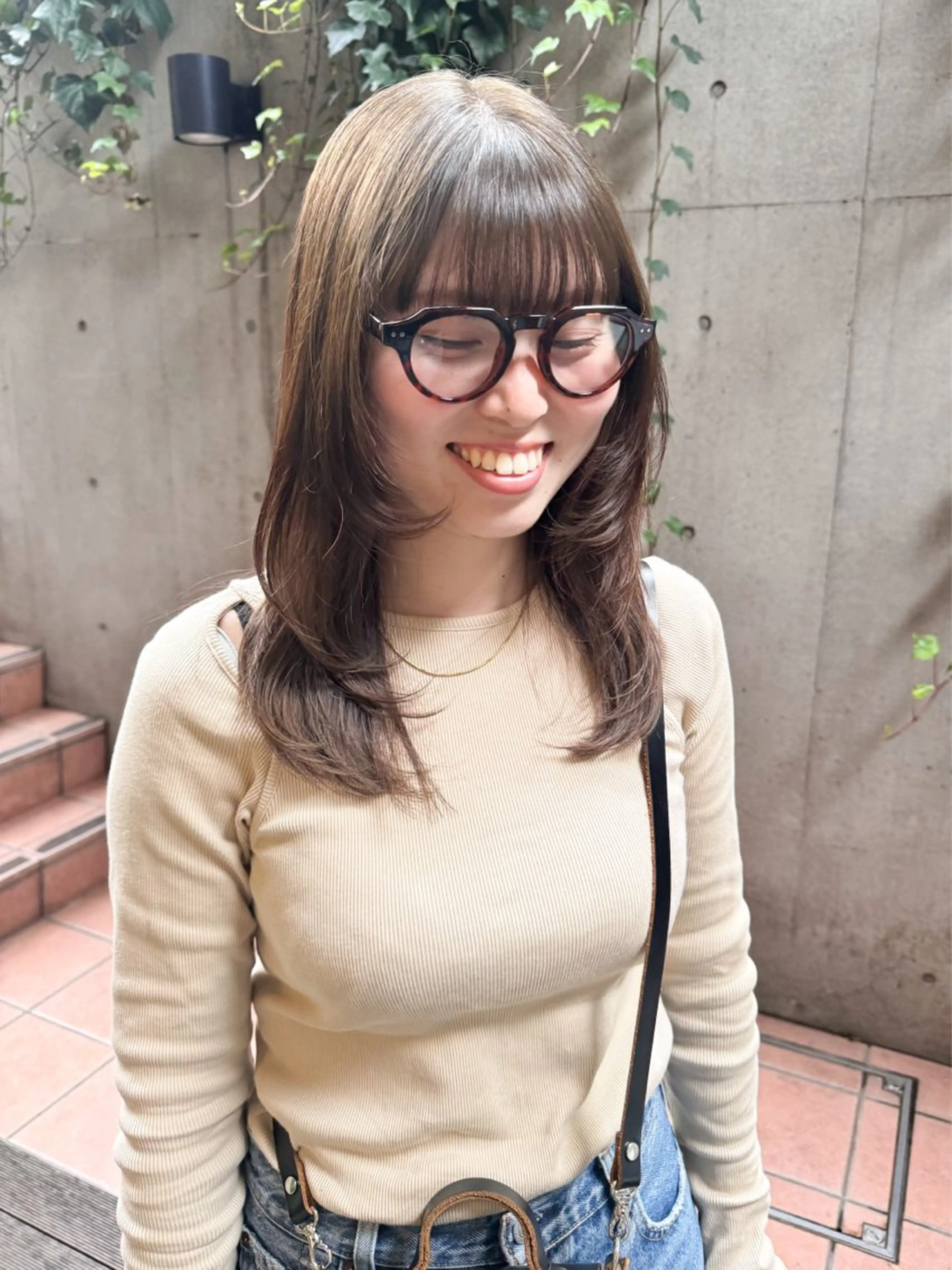 ミディアム カラー カット ヘアカラー 大橋 芽衣のヘアスタイル