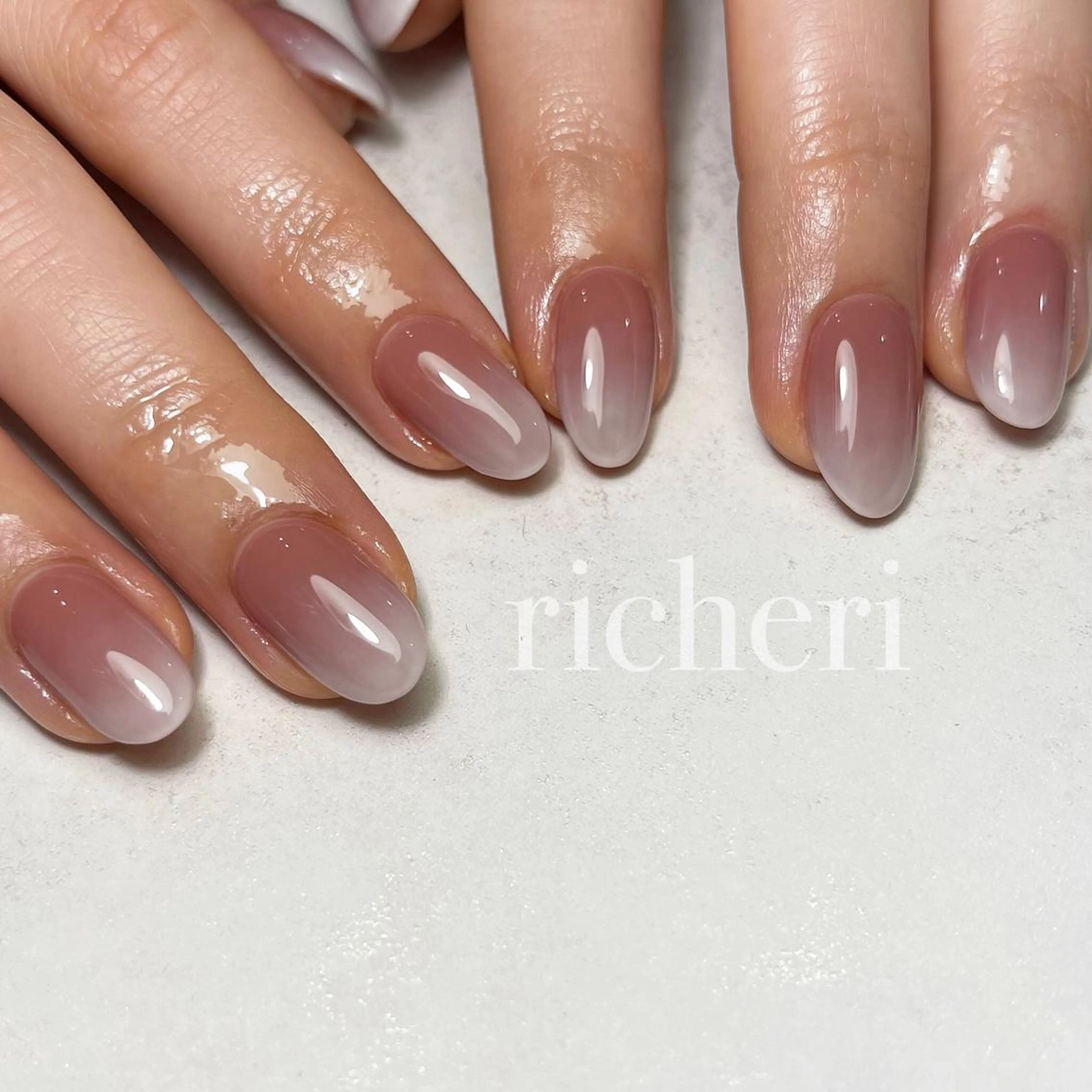 ミディアム ネイル 韓国風ヘア アートネイル フラッシュネイル フレンチネイル ジェルネイル ハンドネイル richeri beautyのエステ・リラクイメージ