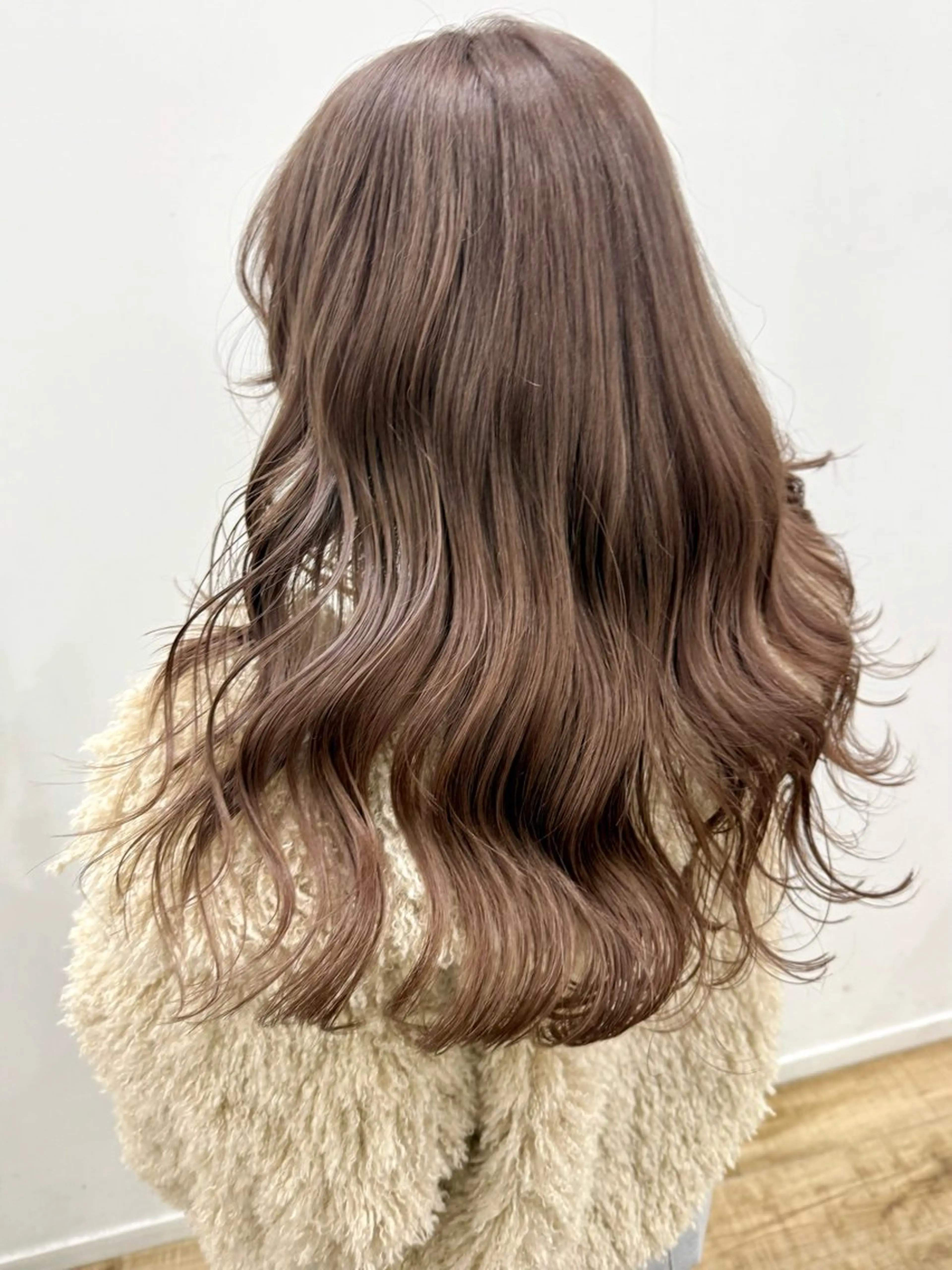 ロング カラー 村岡彩優/松本 /ブリーチ/艶カラーのヘアスタイル