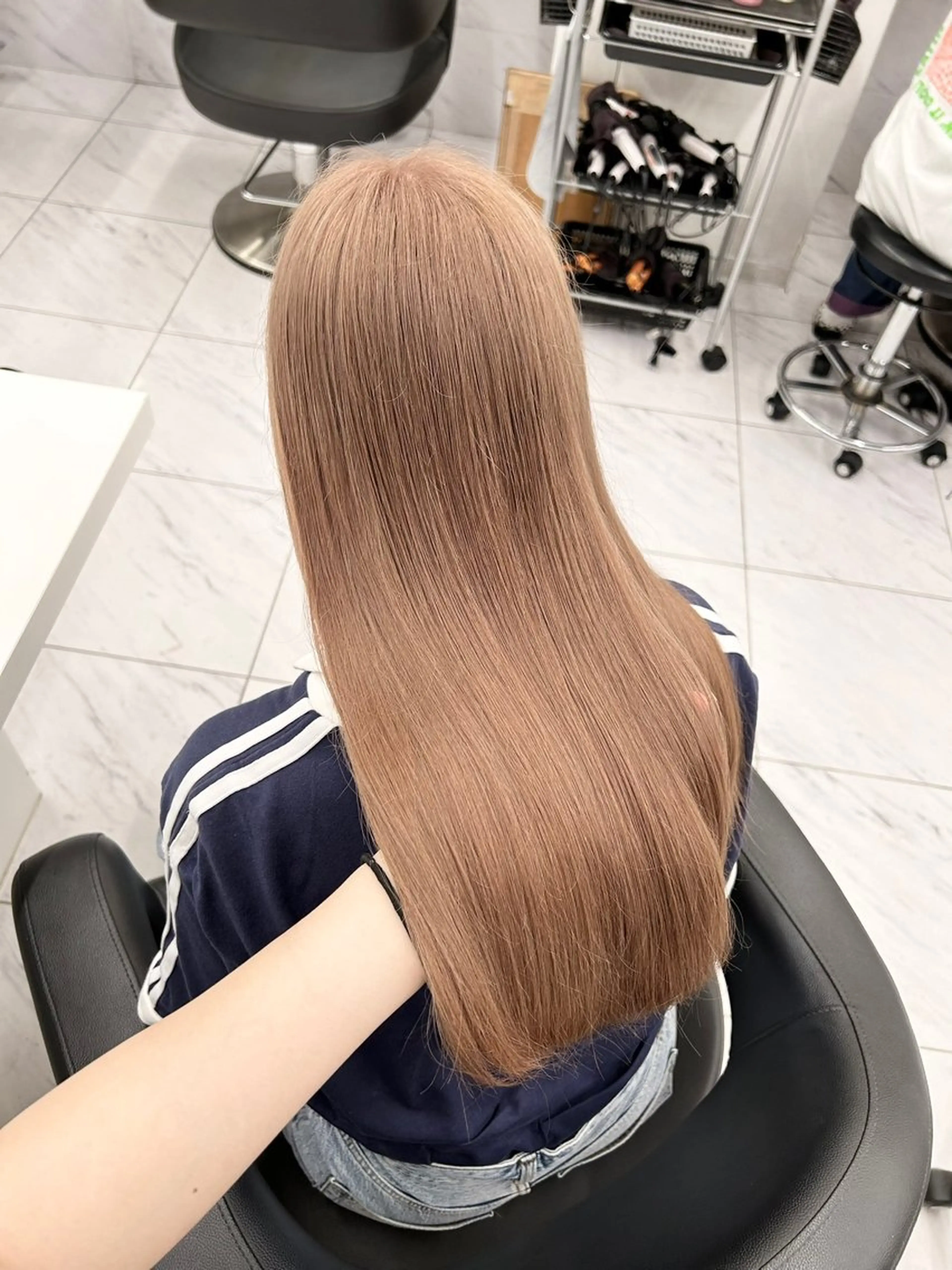 カラー ヘアカラー トリートメント 透明感ベージュ🤎 ナチュラルレイヤーのヘアスタイル
