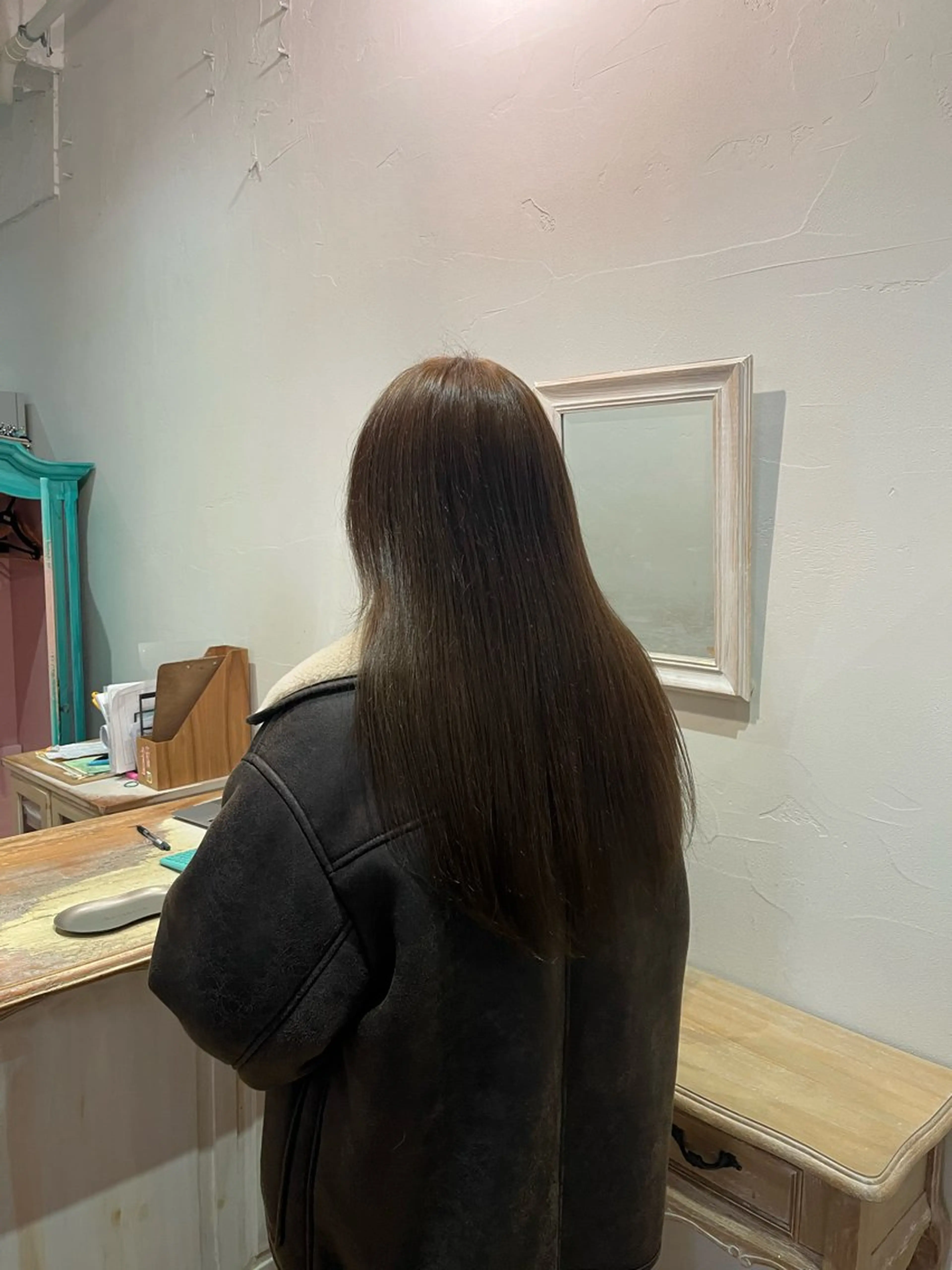 ロング カラー ベージュカラー オリーブベージュ 石澤 萌茄のヘアスタイル