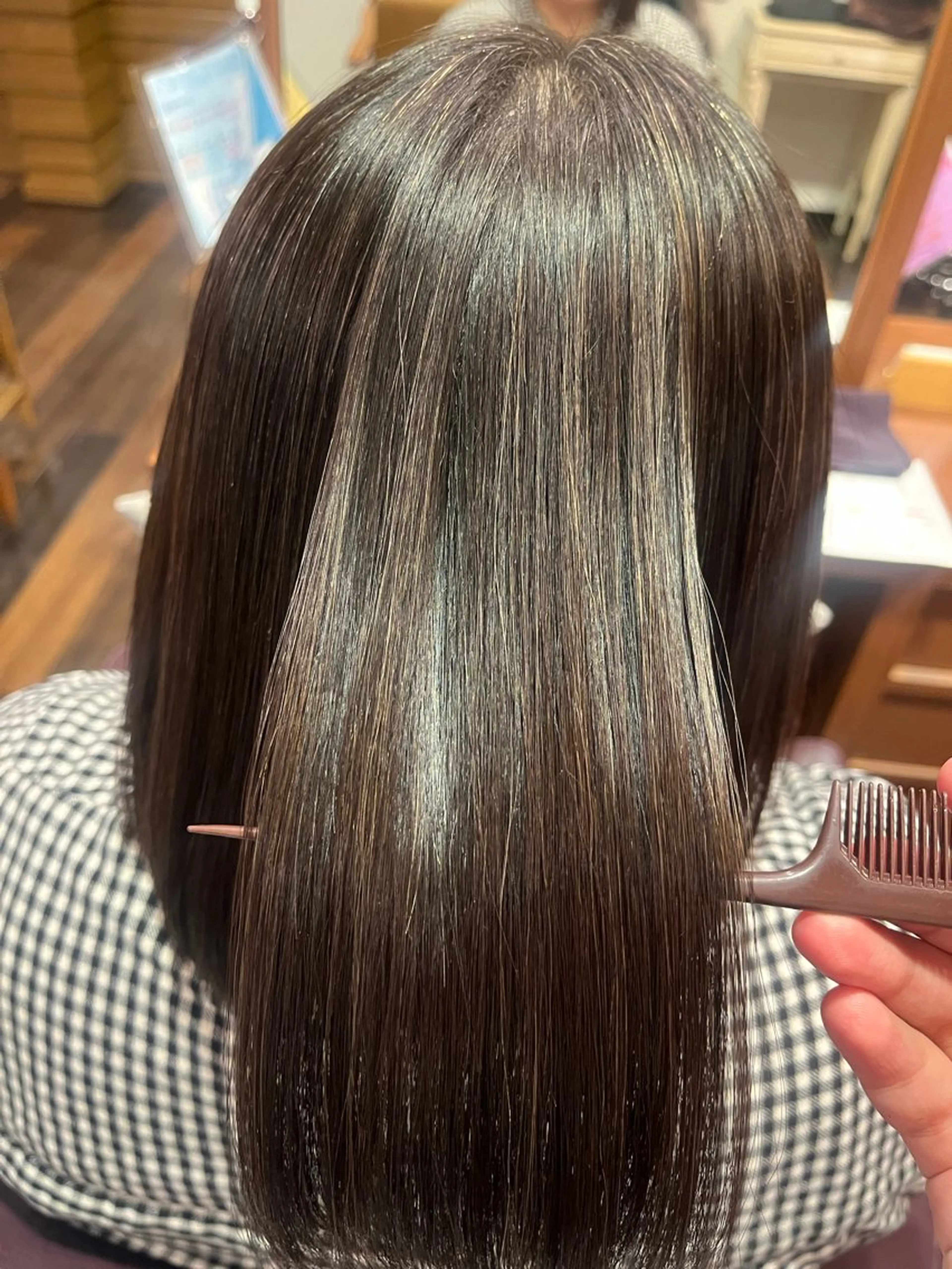 ミディアム カット 縮毛矯正 よしだ しおりのヘアスタイル