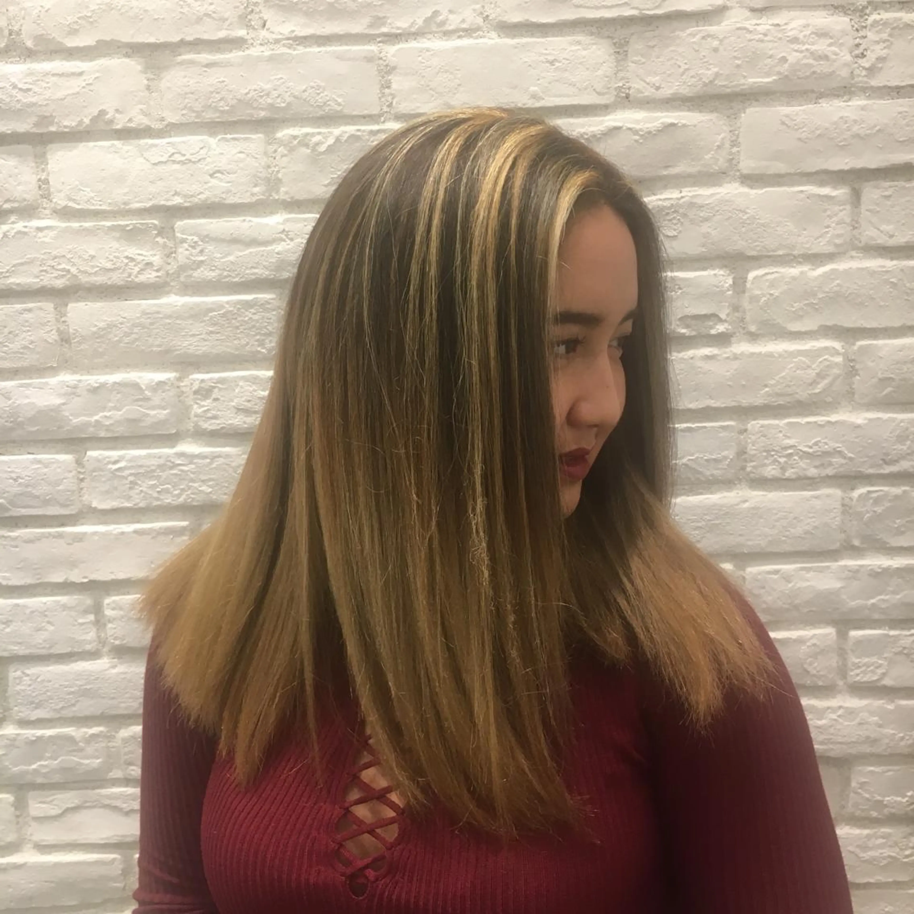 ロング カラー ミドウチ アヤカのヘアスタイル