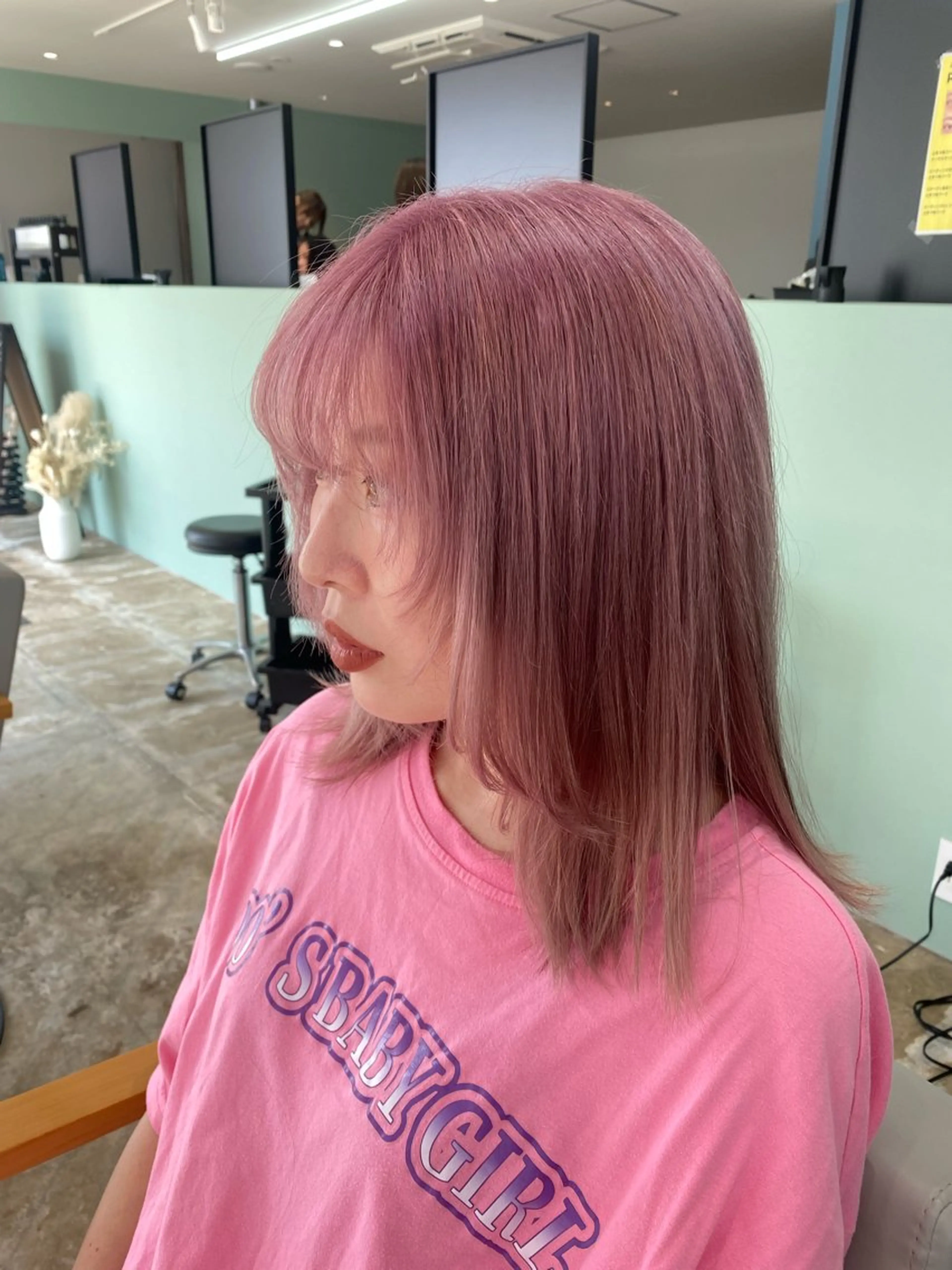 ミディアム 顔まわりレイヤー レイヤーカット . SHIZUKAのヘアスタイル