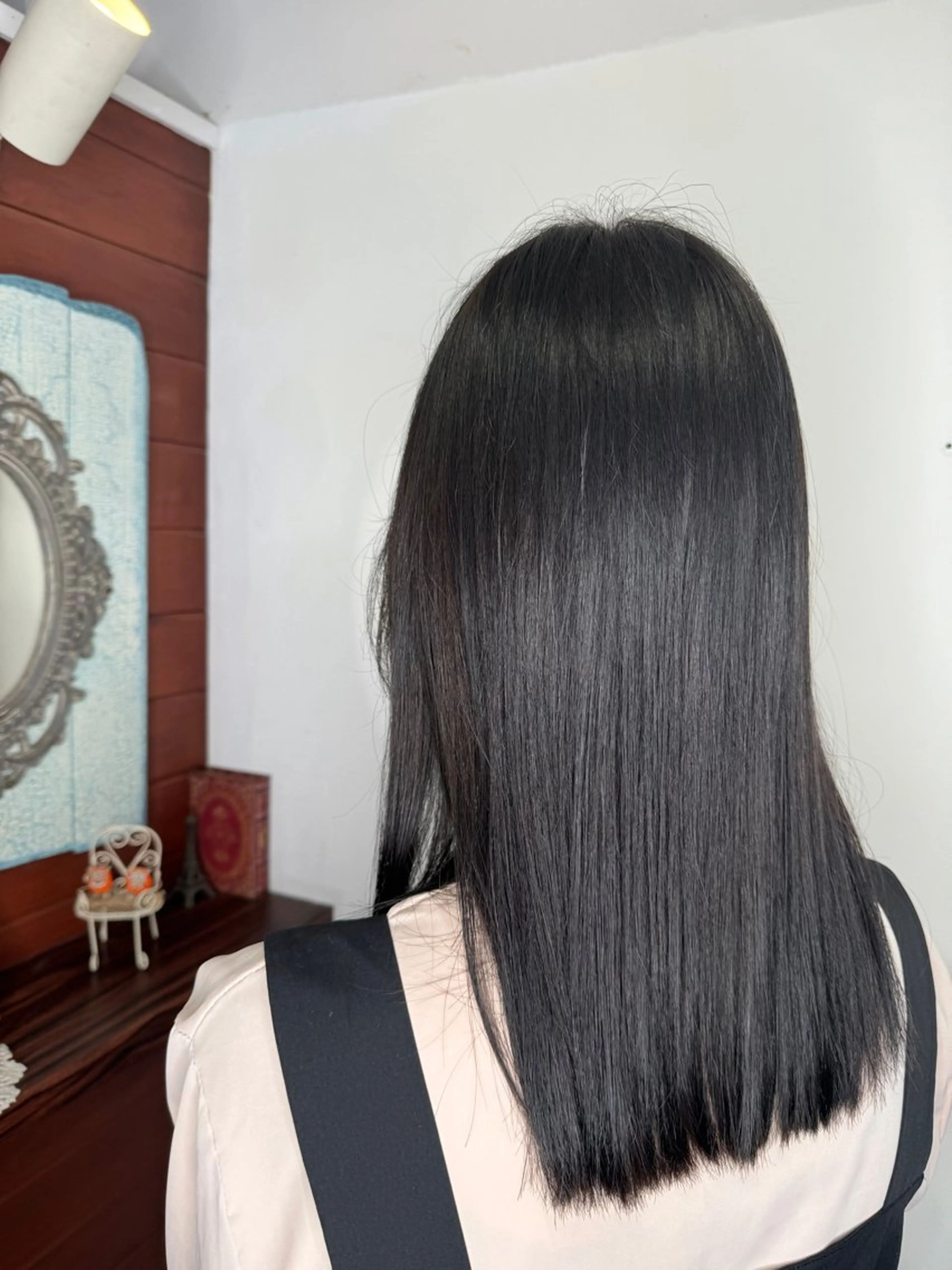 ロング カラー 大塚 しおりのヘアスタイル