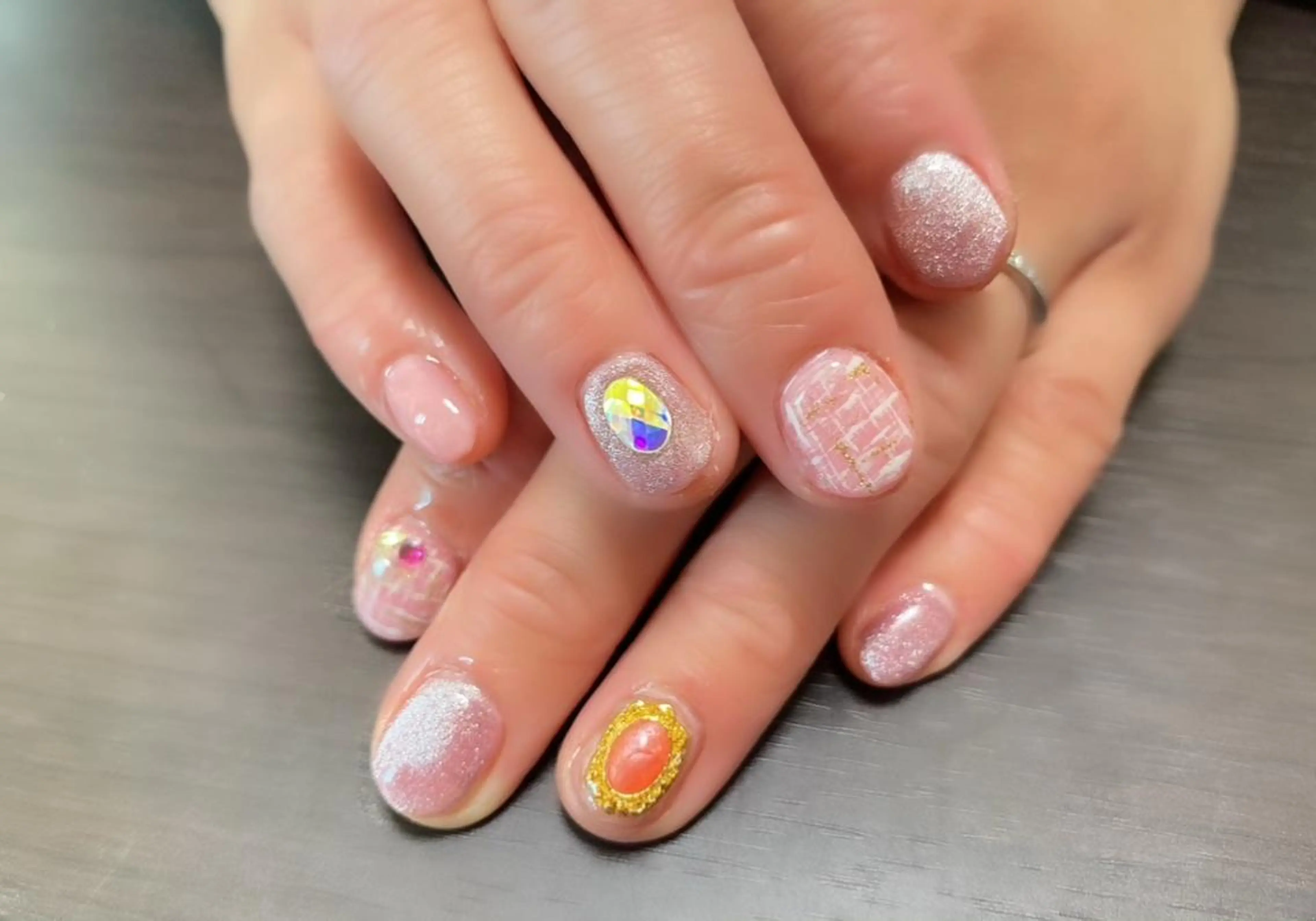 ネイル マグネットネイル ピンク Nail salon MEGUMIのネイルデザイン