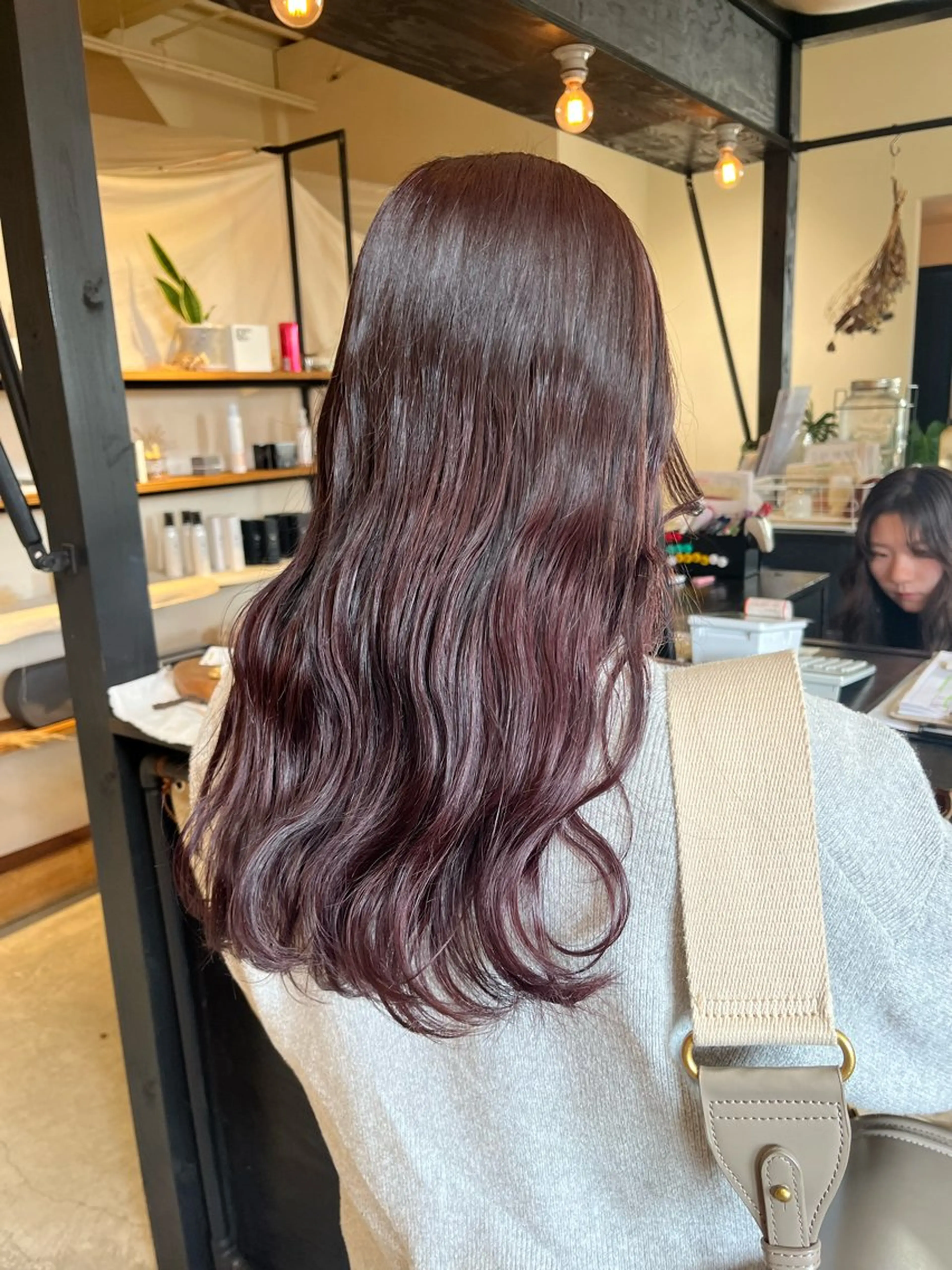 ロング カラー ヘアカラー トリートメント シマダ ユウナのヘアスタイル