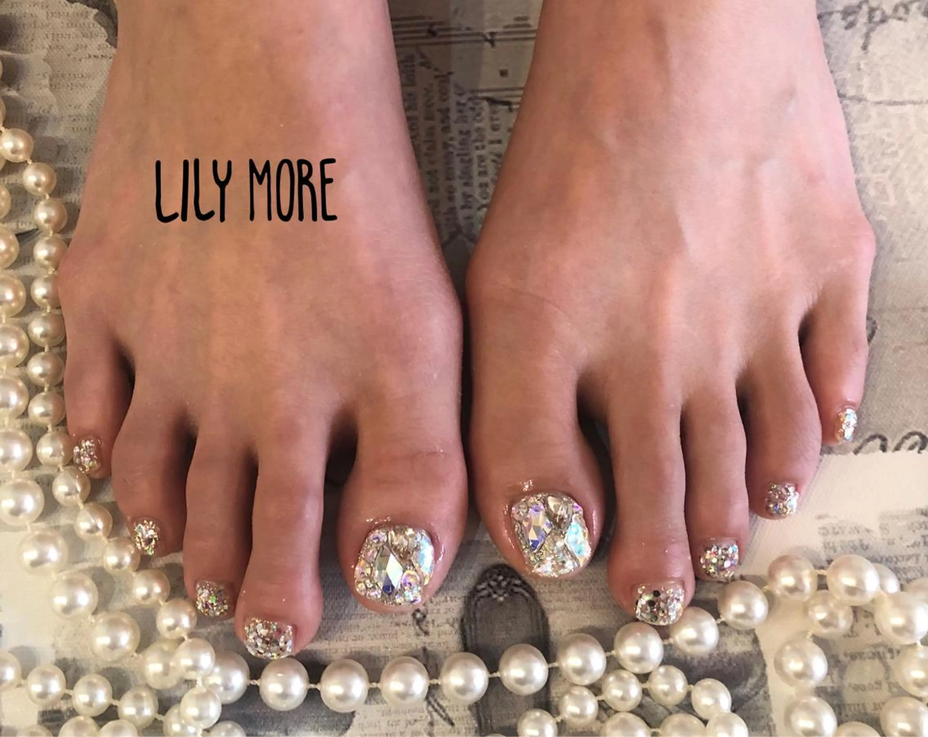 ネイル ストーンネイル Lily closetのネイルデザイン