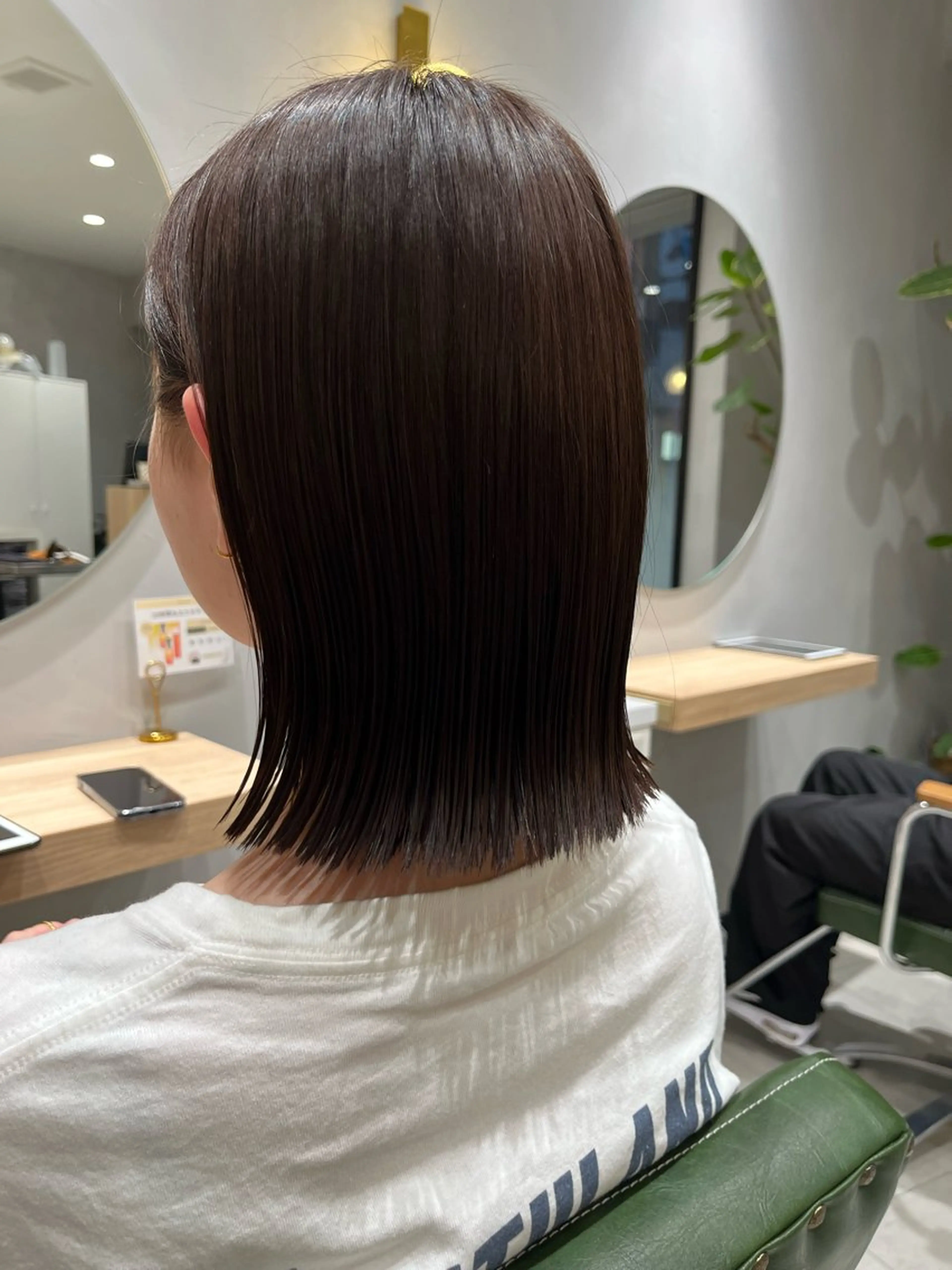 ミディアム カラー 切りっぱなしボブ 透明感カラー ボブ カット ヘアカラー トリートメント 原田 愛梨のヘアスタイル