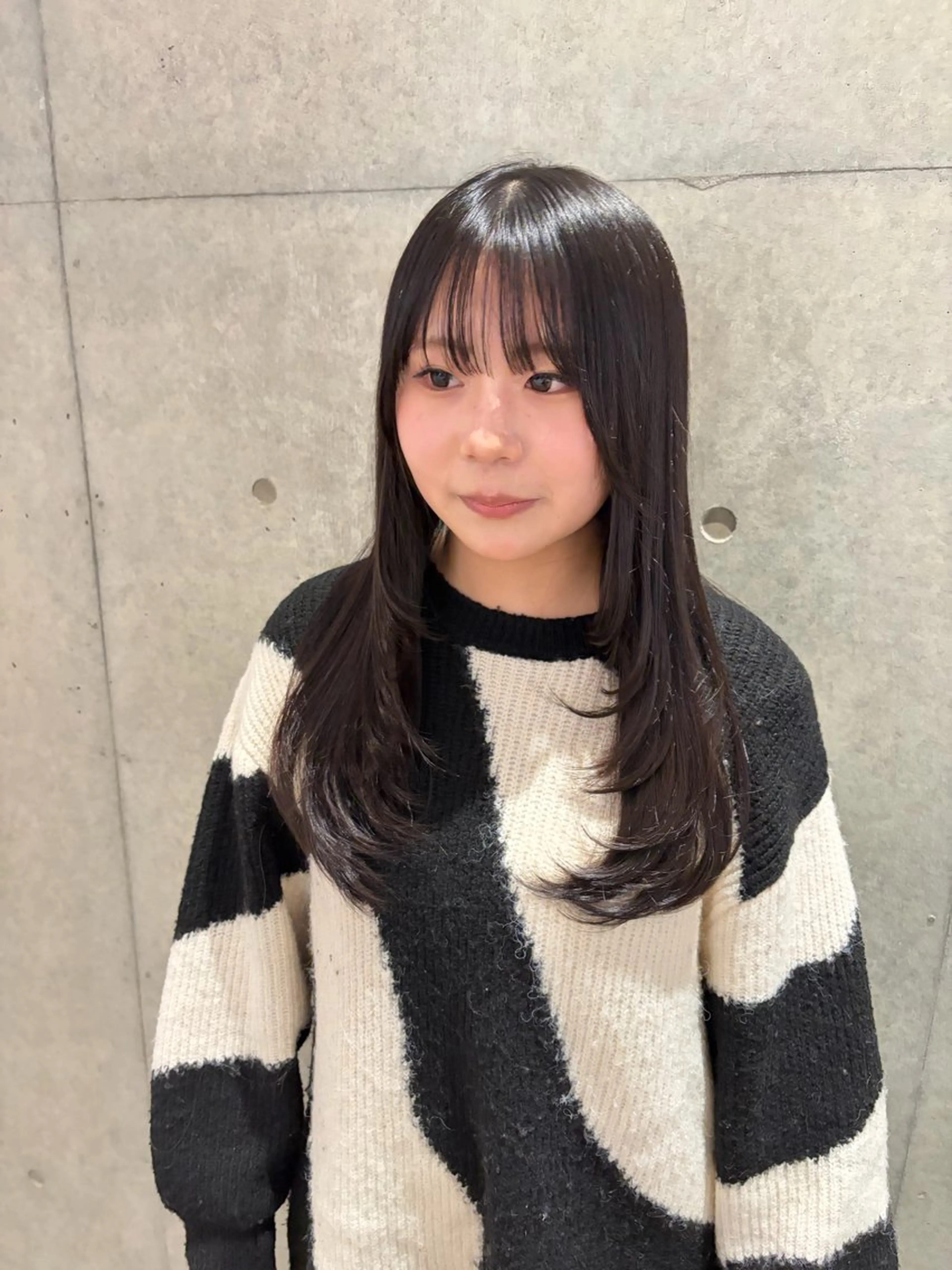 ロング レイヤーカット ロング シースルーバング カット 南 菜花のヘアスタイル