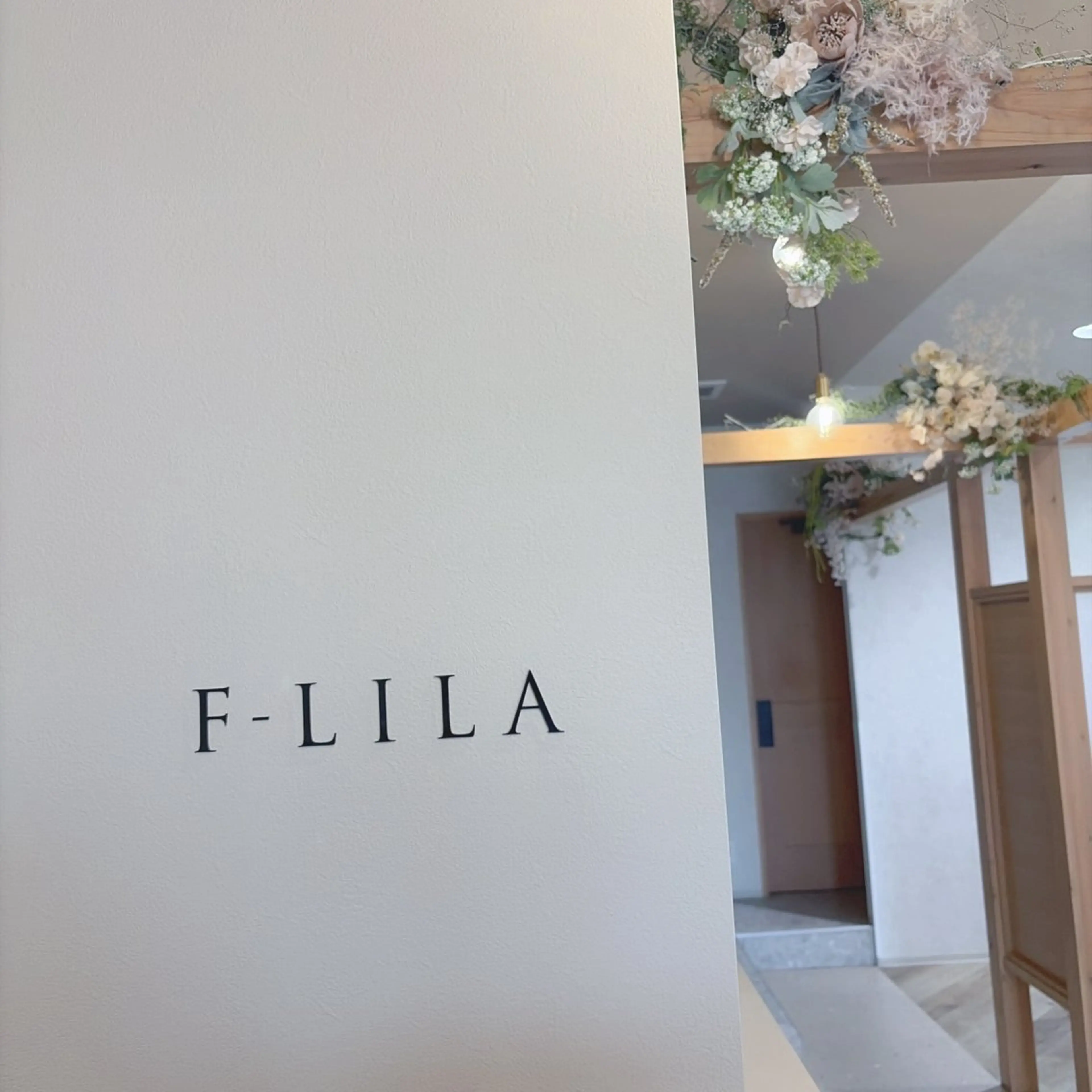 F-LILA (リラ)Ainaのヘアスタイル