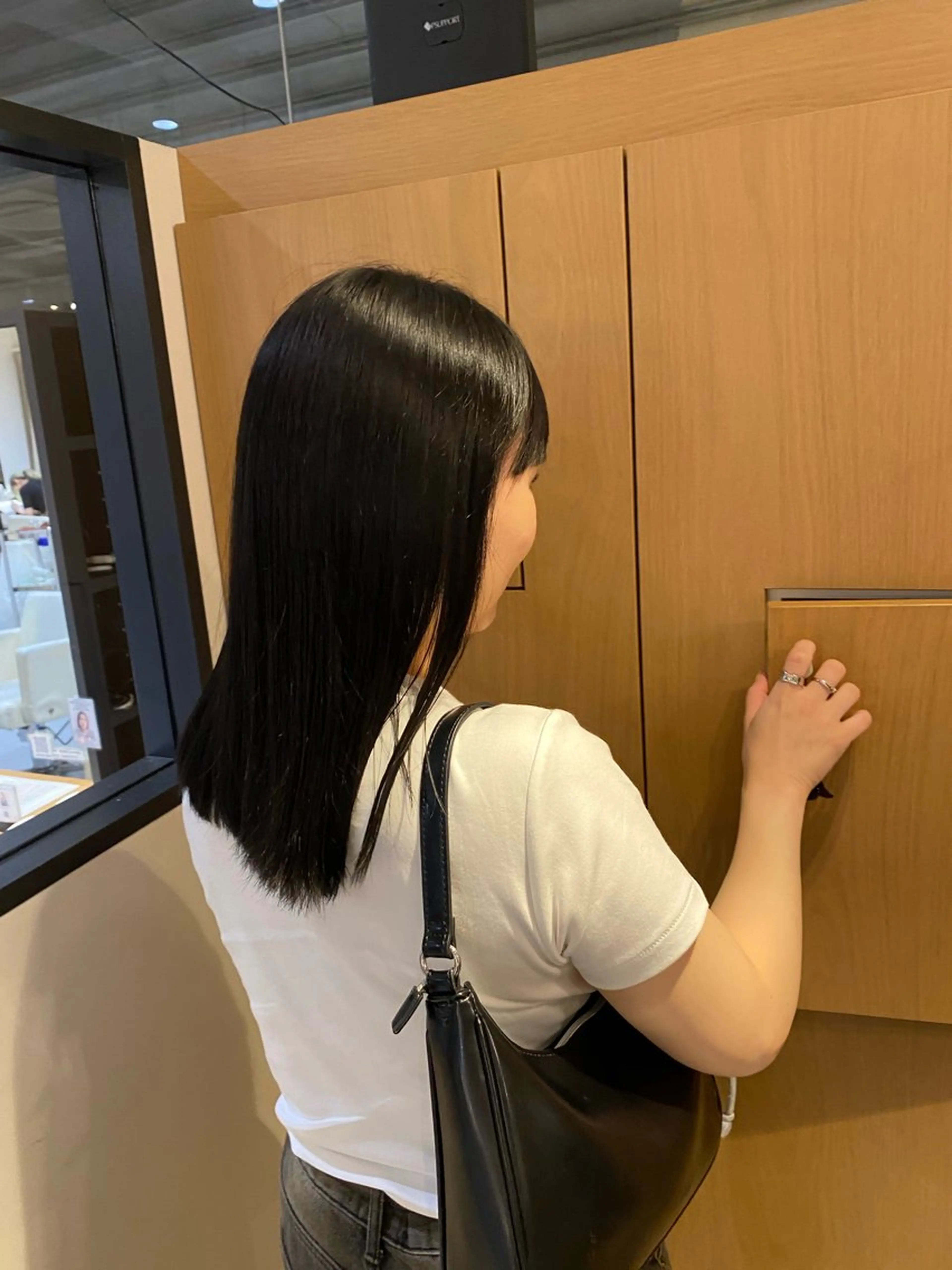 ミディアム カラー 黒髪 透明感カラー MASHU Grandvase所属・めい/透明感カラー /レイヤー/ボブのヘアスタイル