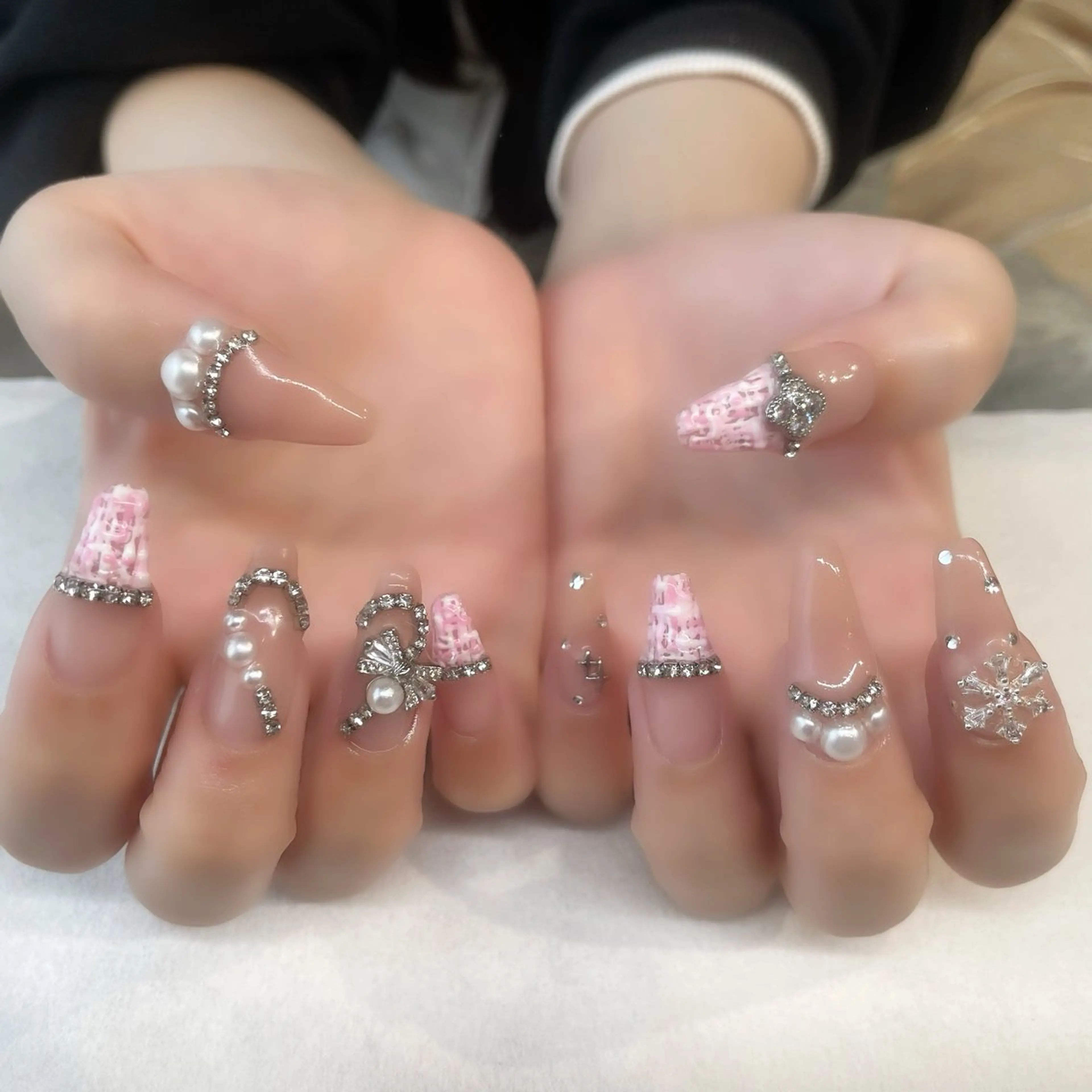 ネイル ハンドネイル 💎🐰 saki. m 🐰💎のネイルデザイン