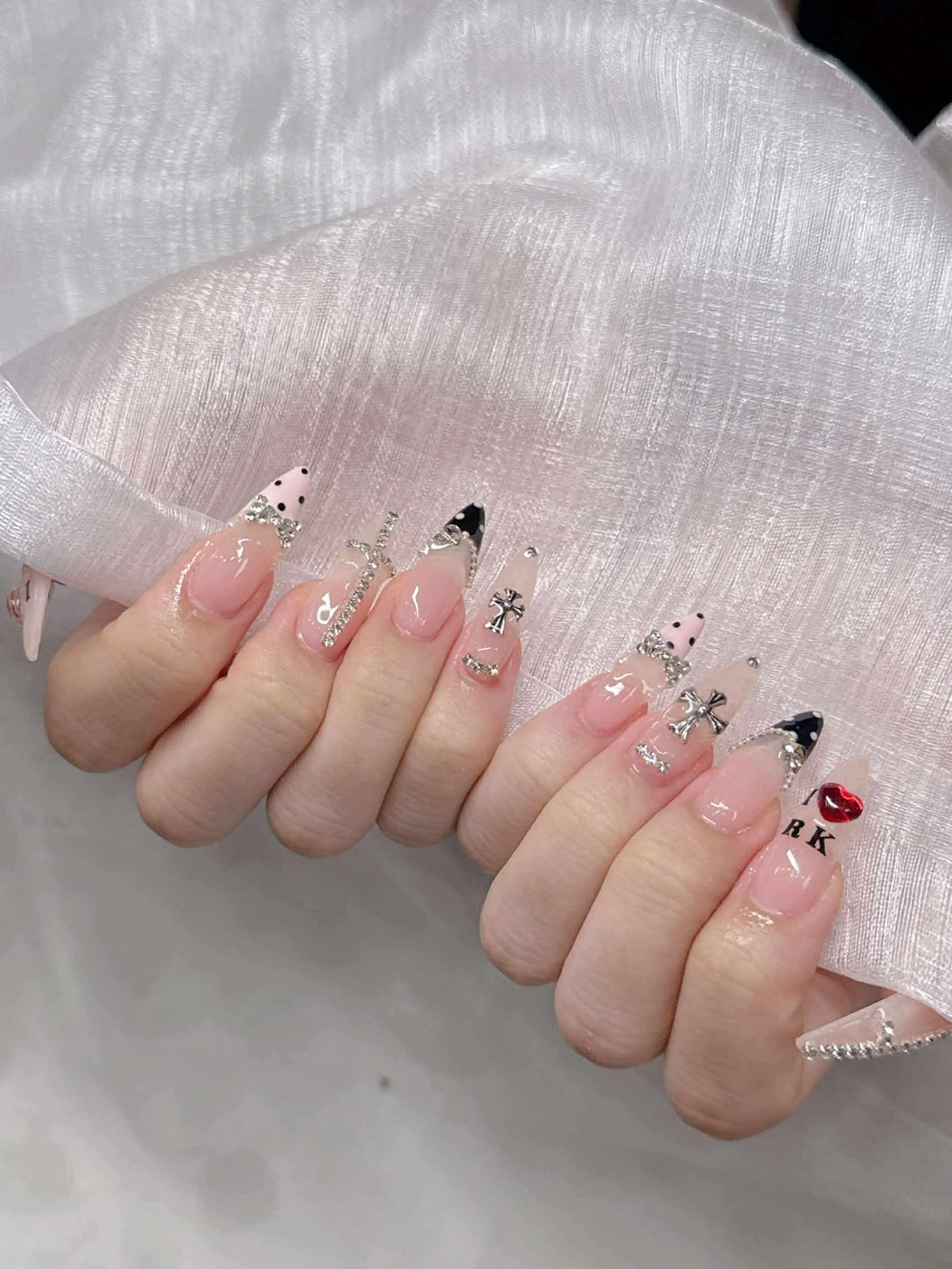 ネイル ハンドネイル Lee Nailsのネイルデザイン