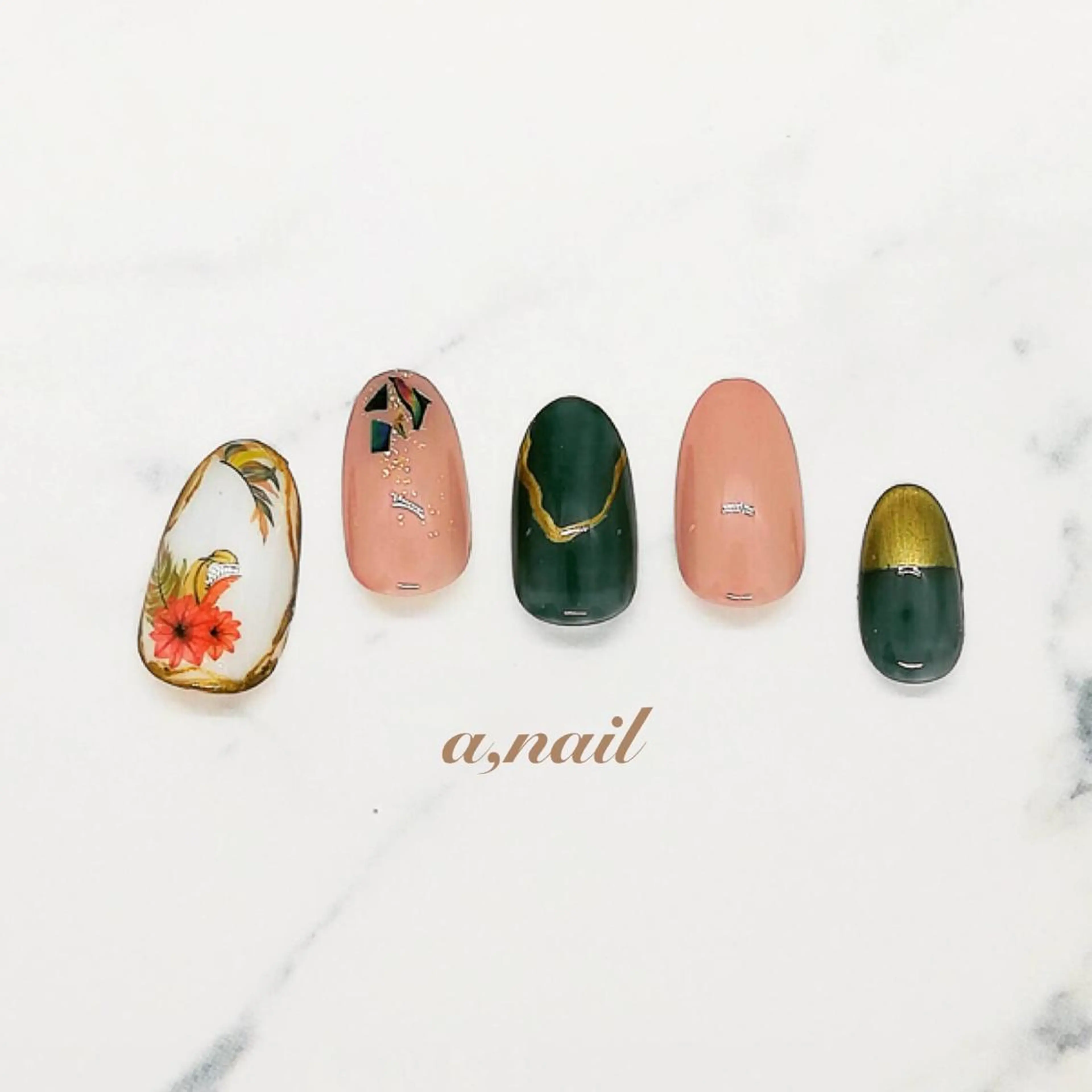 ネイル フットネイル ラメ(グリッター) ニュアンスネイル オフィスネイル ワンカラーネイル ハンドネイル ネイルサロン エーネイルのネイルデザイン