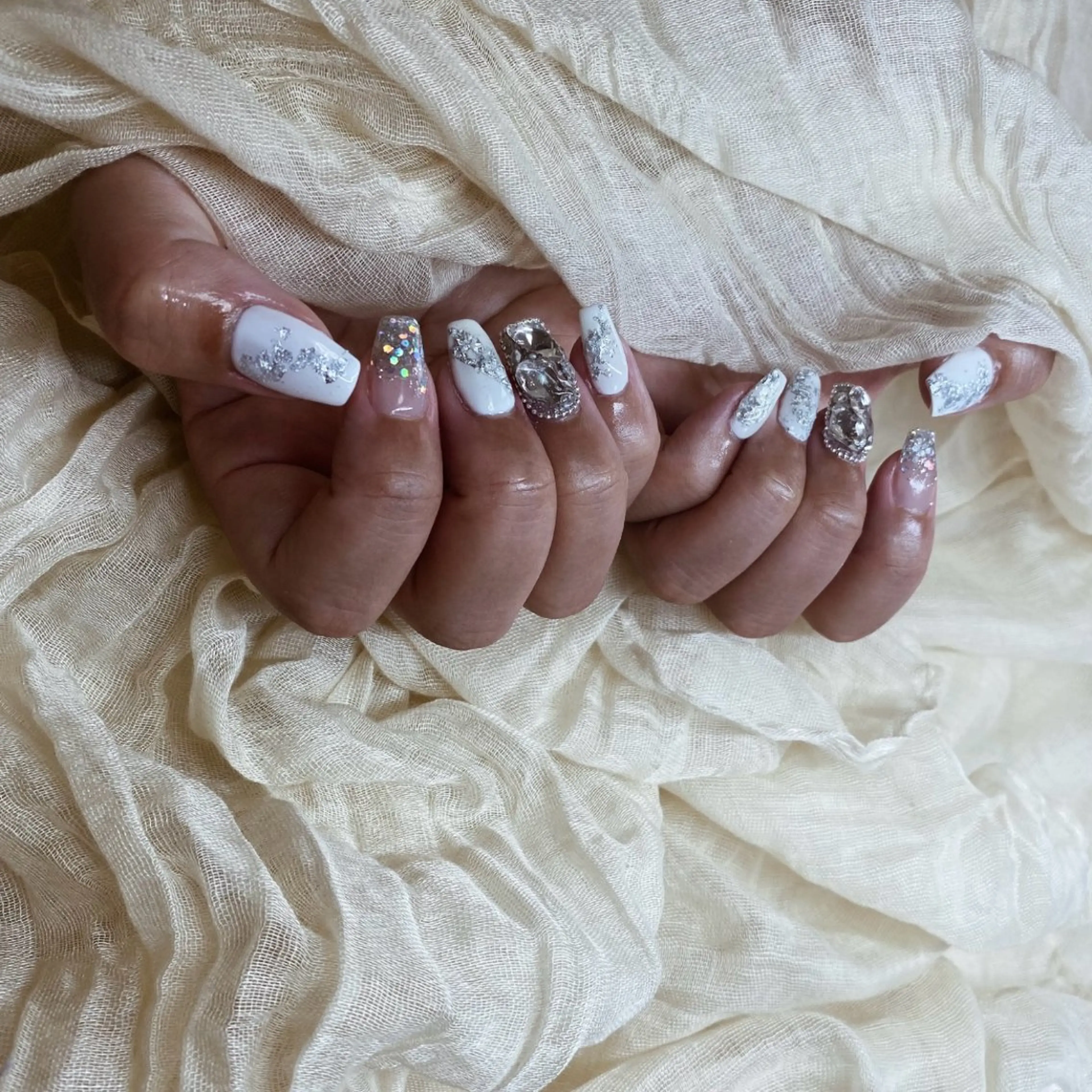 ネイル シルバー nailsalon - Tino -のネイルデザイン