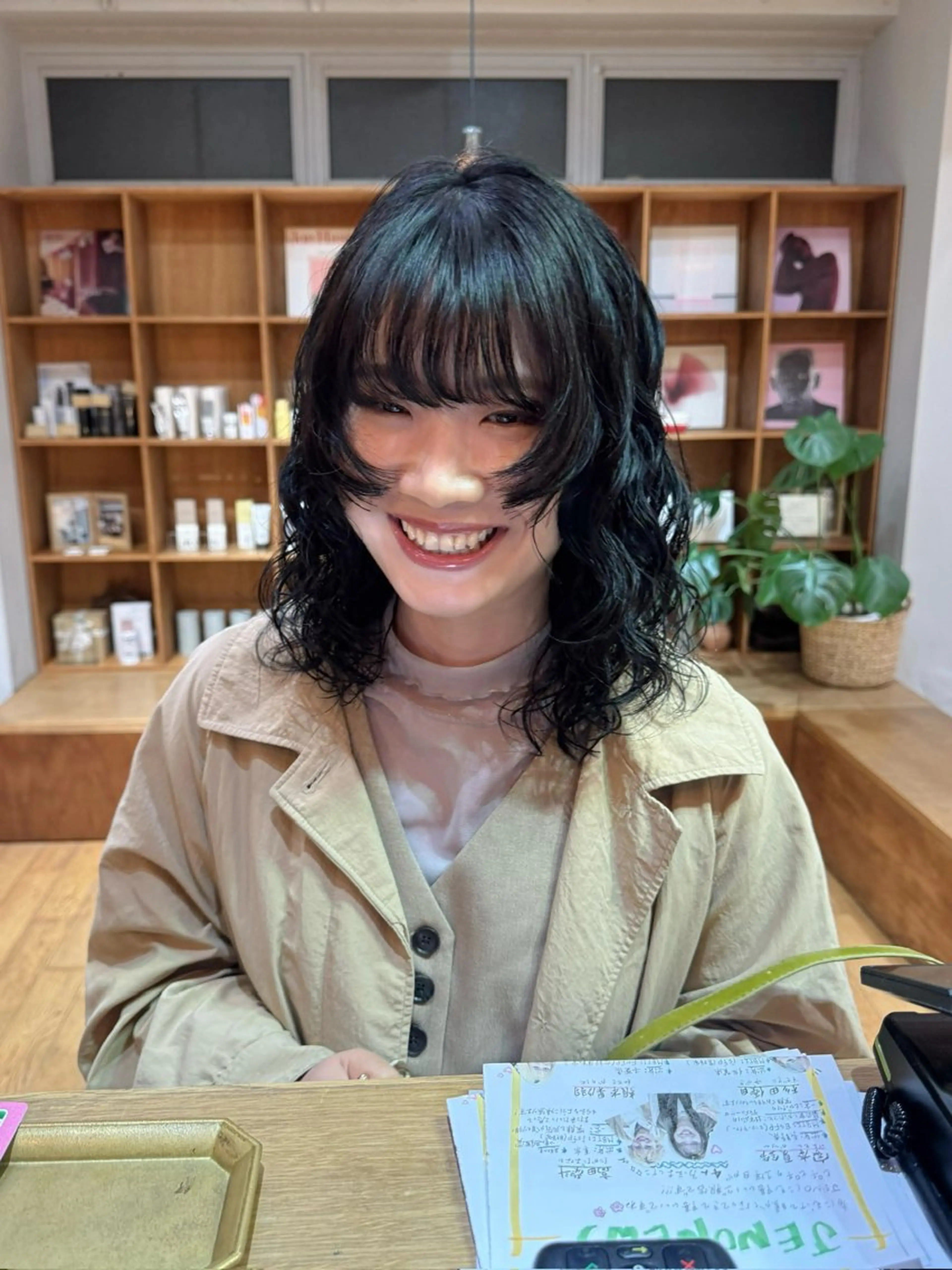 ミディアム カラー パーマ カット パーマ 大橋 芽衣のヘアスタイル