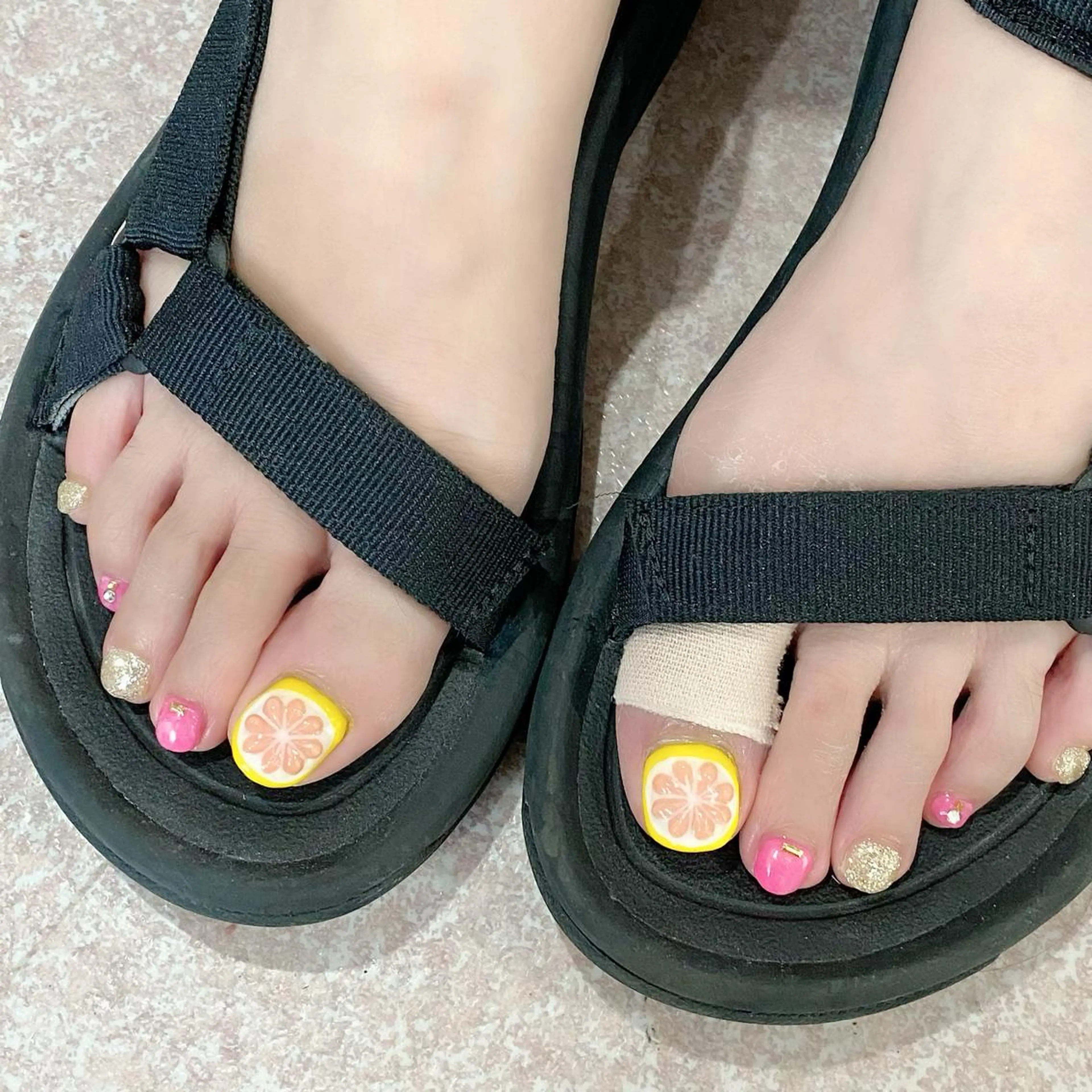 ショート カラー パーマ ヘアアレンジ メンズ キッズ ネイル マツエク・マツパ フットネイル フットネイル Salon Ｋのネイルデザイン