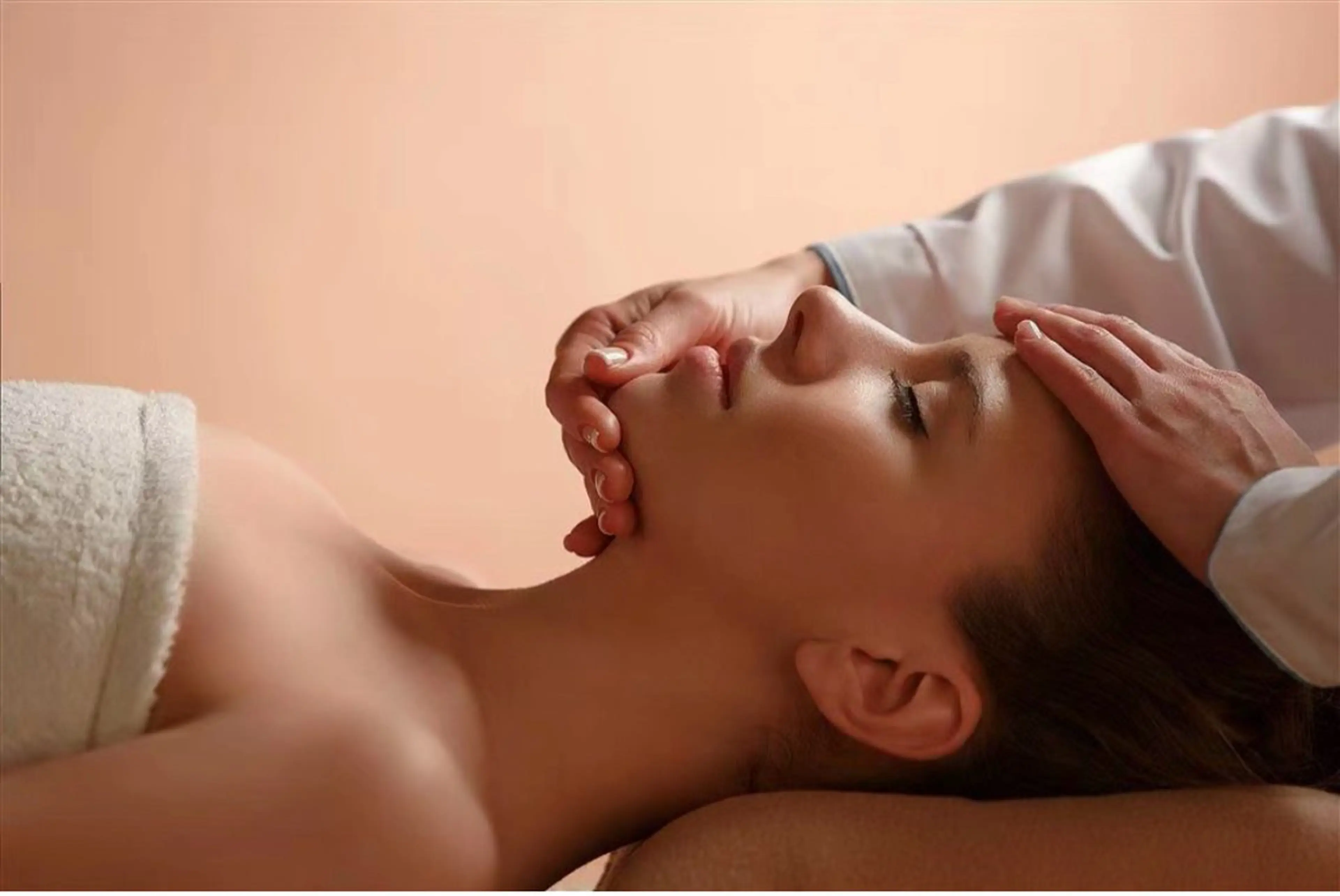 【何度でも同価格☆】首肩こり/腰痛/疲れを改善!全身整体30分3300円の写真