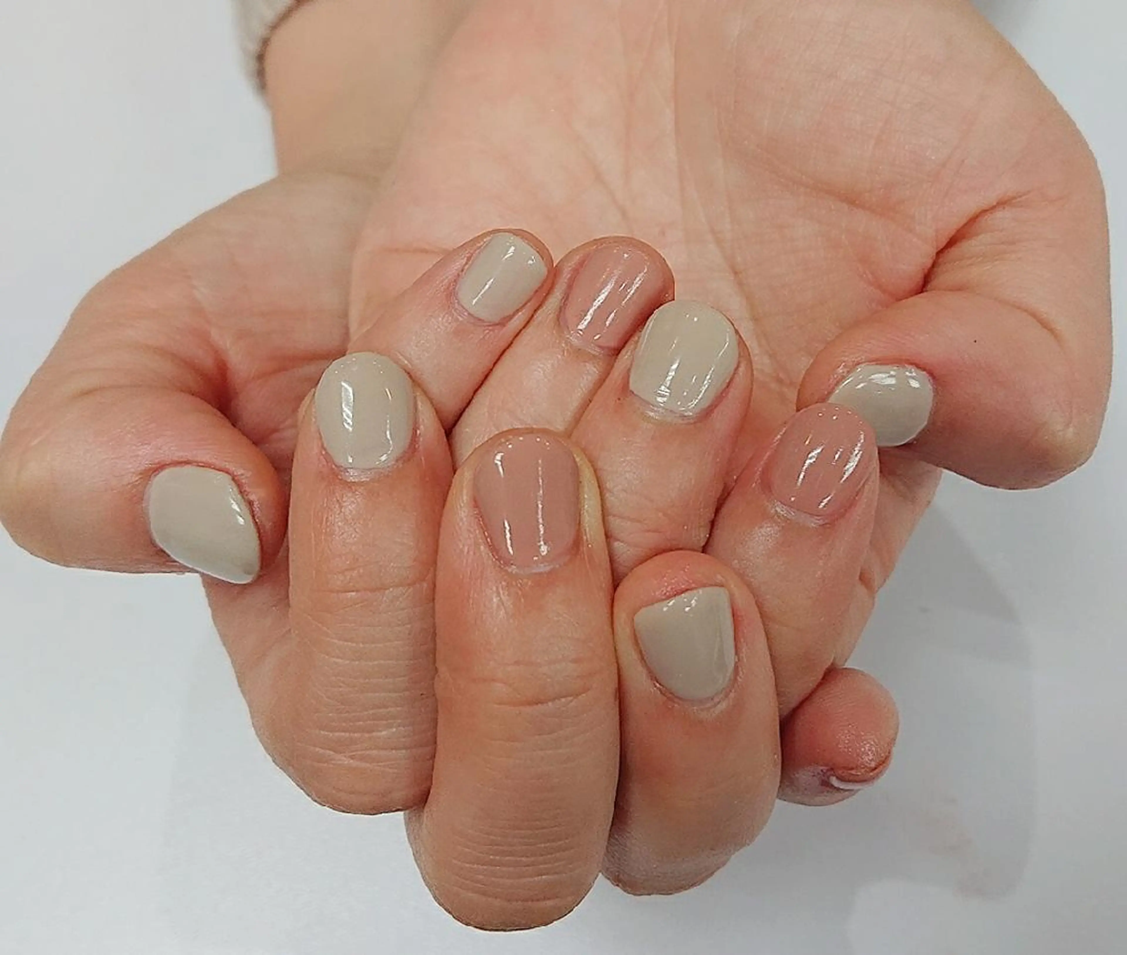 ネイル ピンク ピンクベージュ 🍒当日もOK🍒 𝑳𝑼𝑵𝑨花井のネイルデザイン