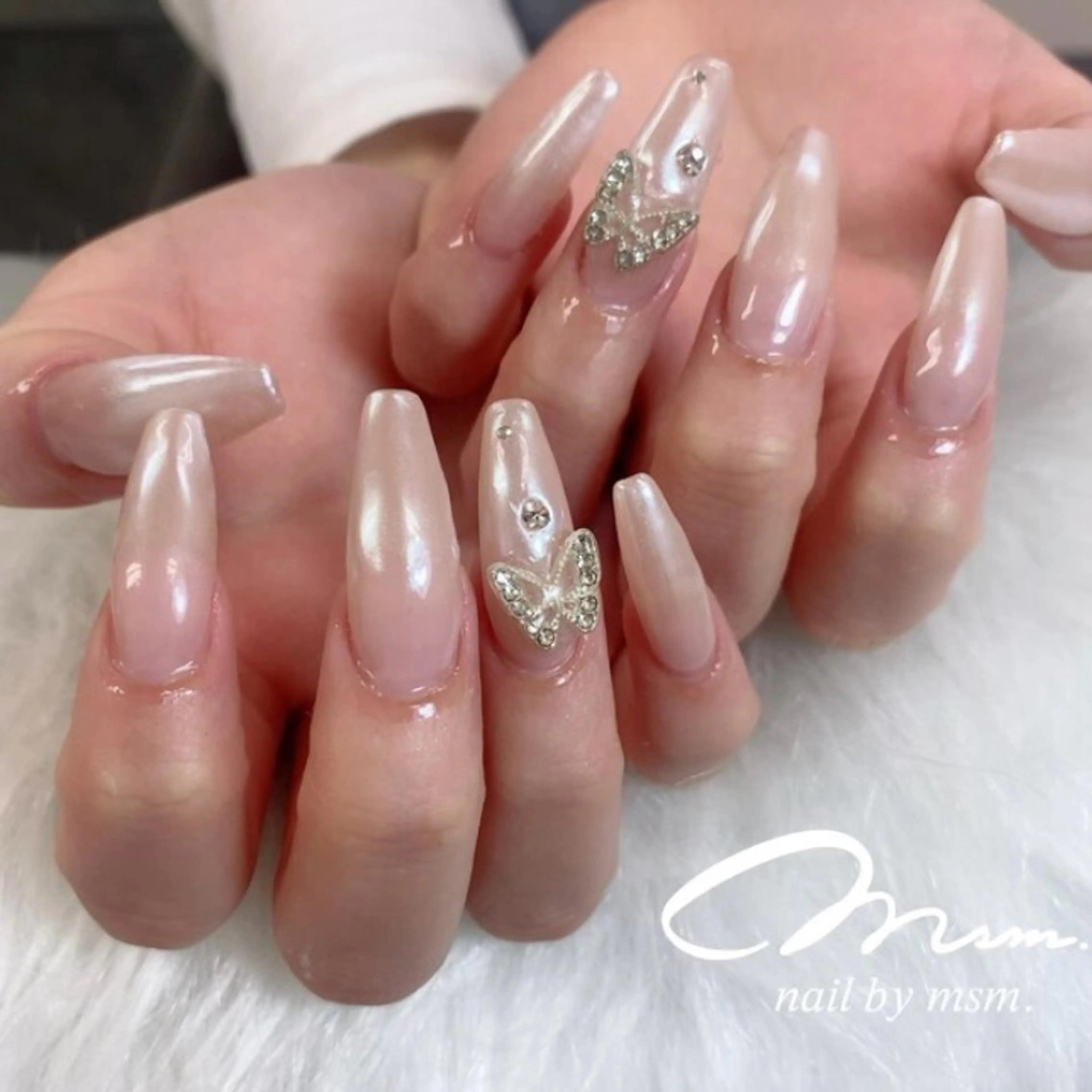 ネイル 持ち込み ハンドネイル ネイル・まつ毛・眉毛 同時施術可能💅🏻のネイルデザイン