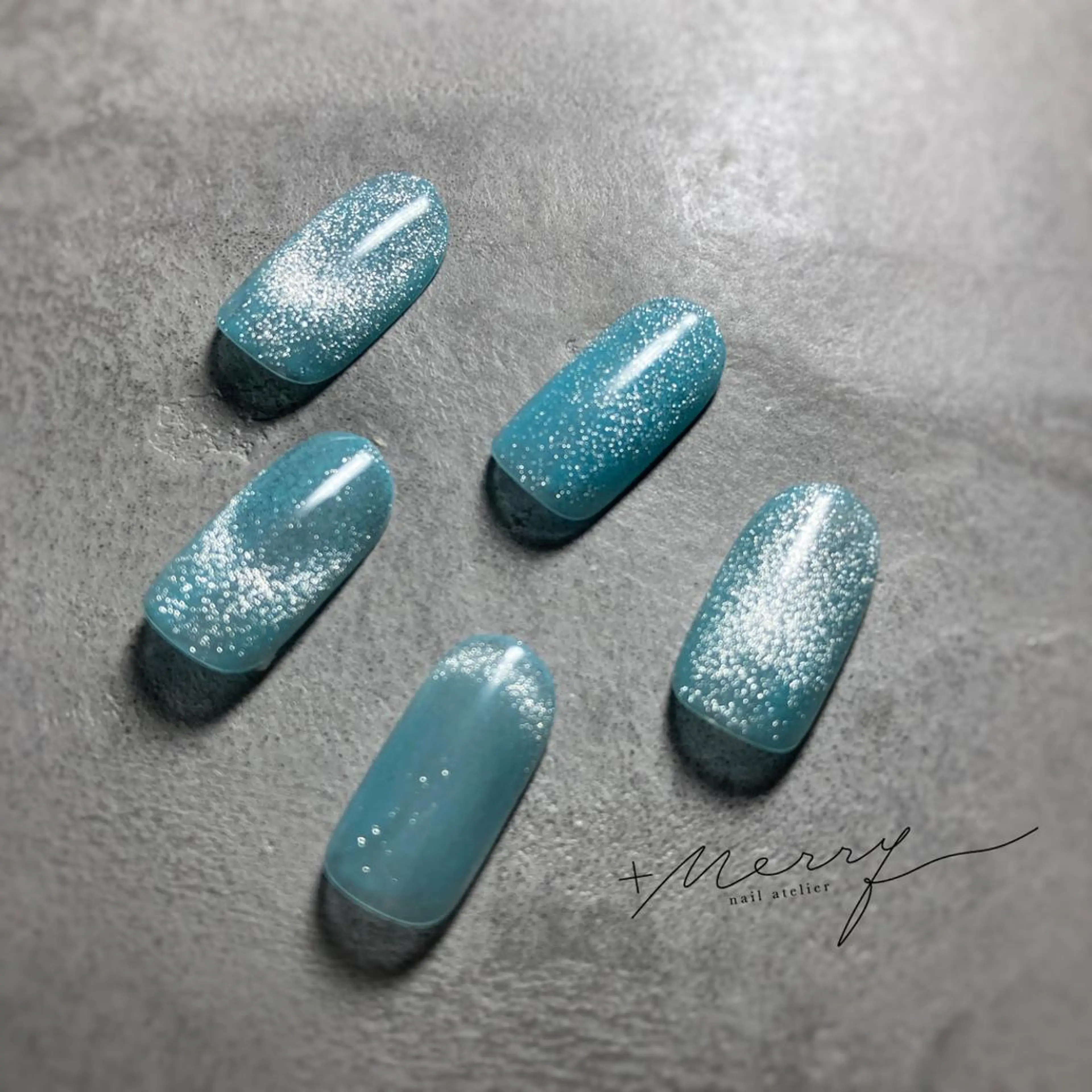 ネイル マグネットネイル ネイルアトリエ プラスメリーのネイルデザイン