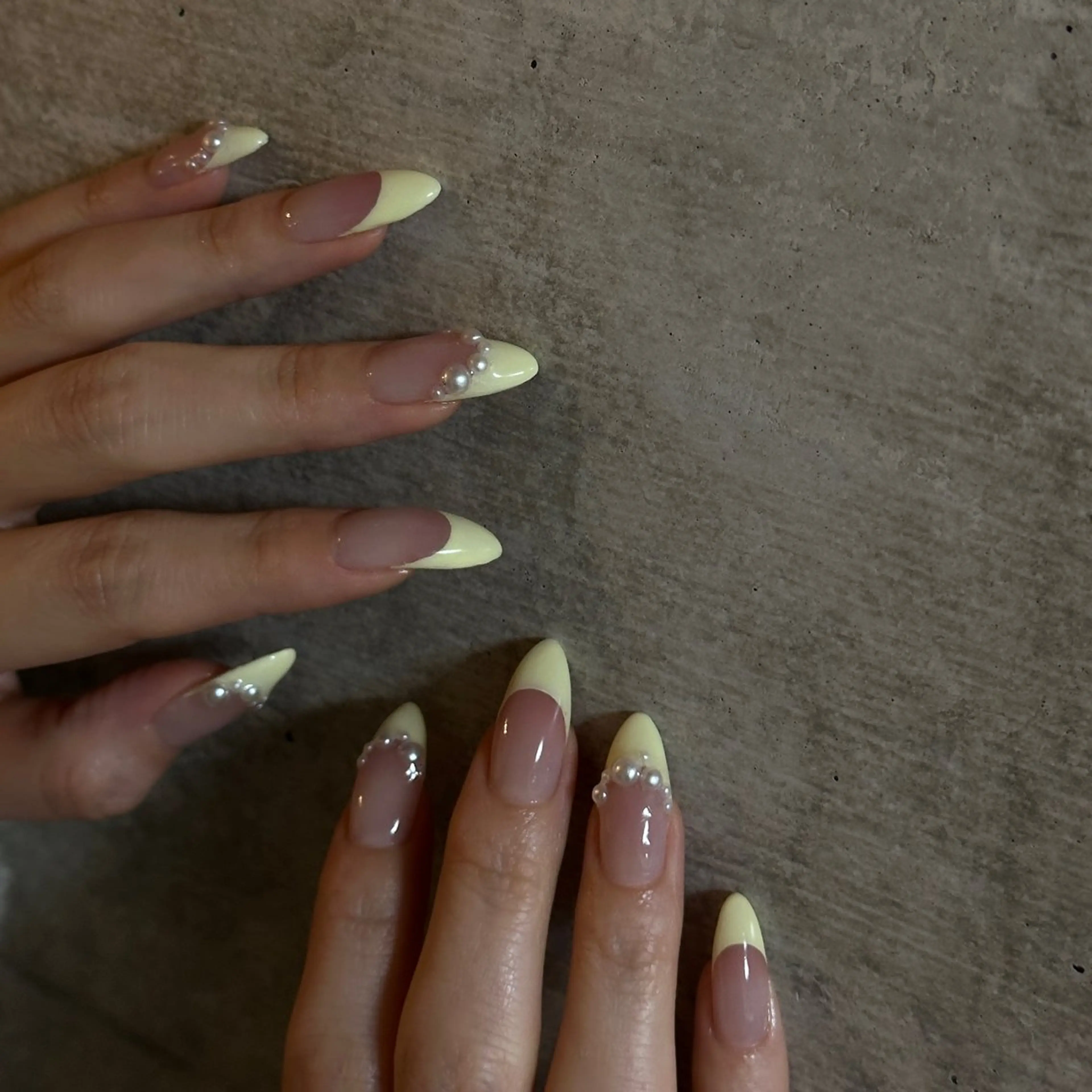 ネイル アートネイル フレンチネイル 春ネイル 黄色 ハンドネイル new.ed/ staffのネイルデザイン