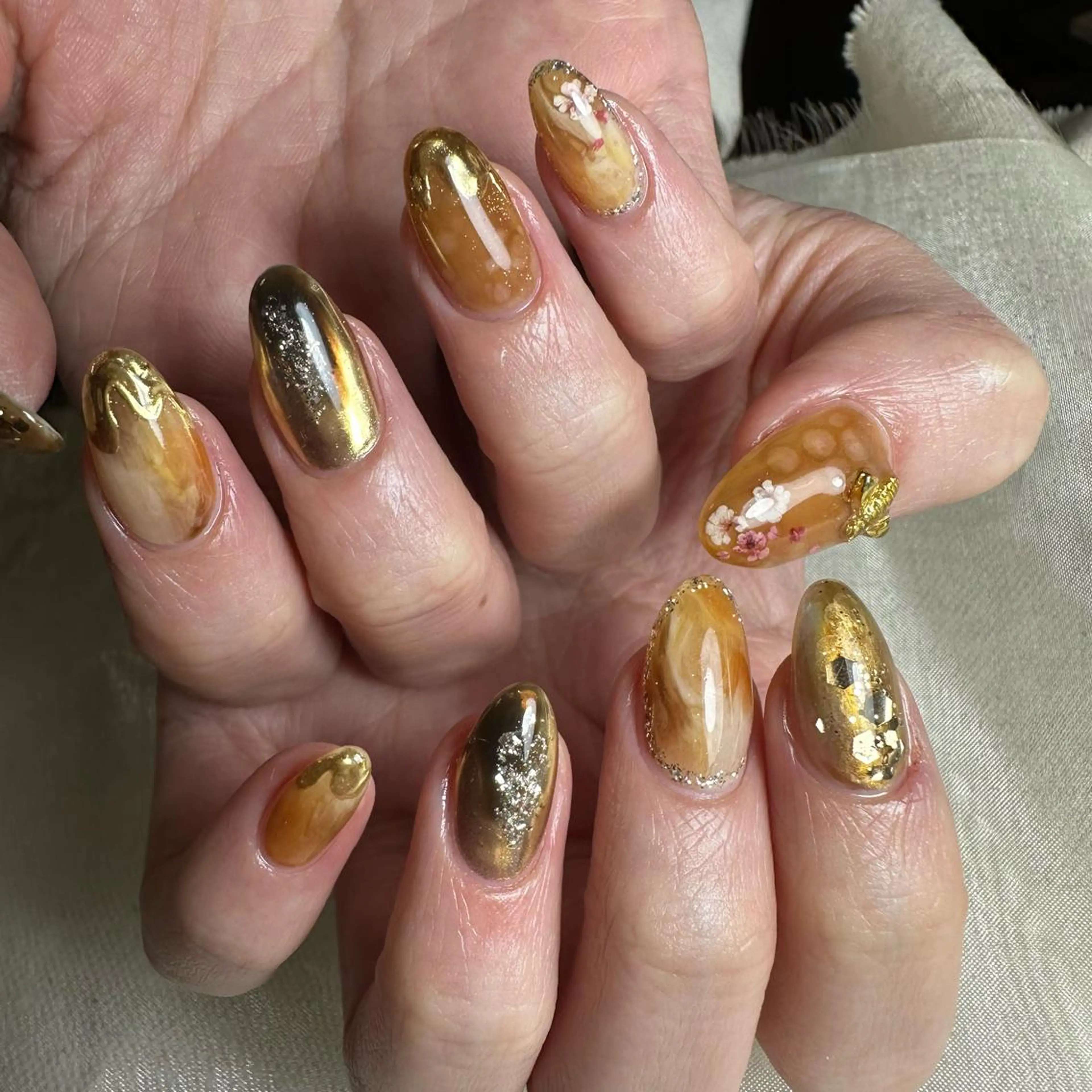 ネイル ハンドネイル 里見 麗のネイルデザイン