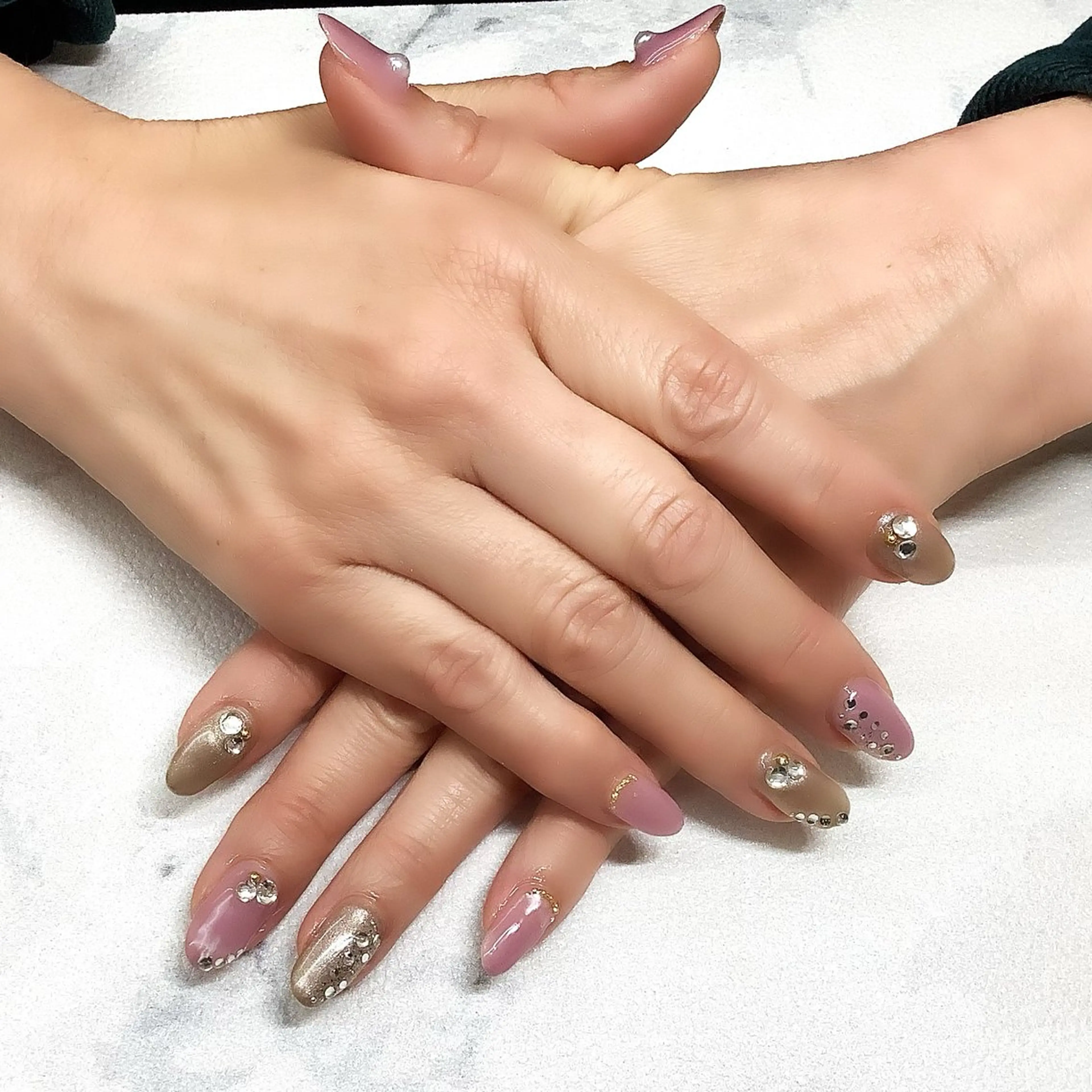 ネイル AYA Reginaのネイルデザイン