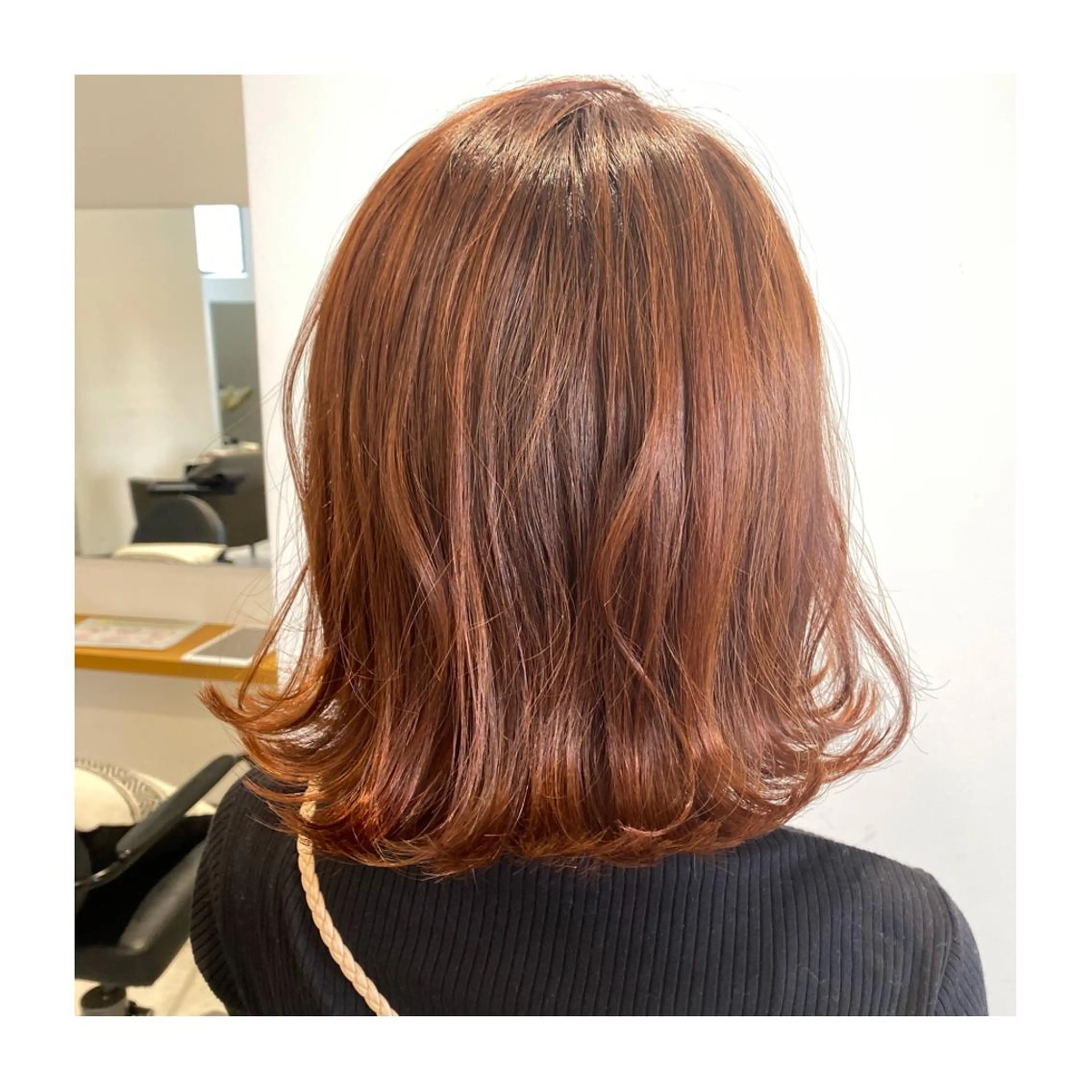 ミディアム カラー ヘアアレンジ ブリーチ ブリーチなしカラー オレンジ 小國 綾かのヘアスタイル