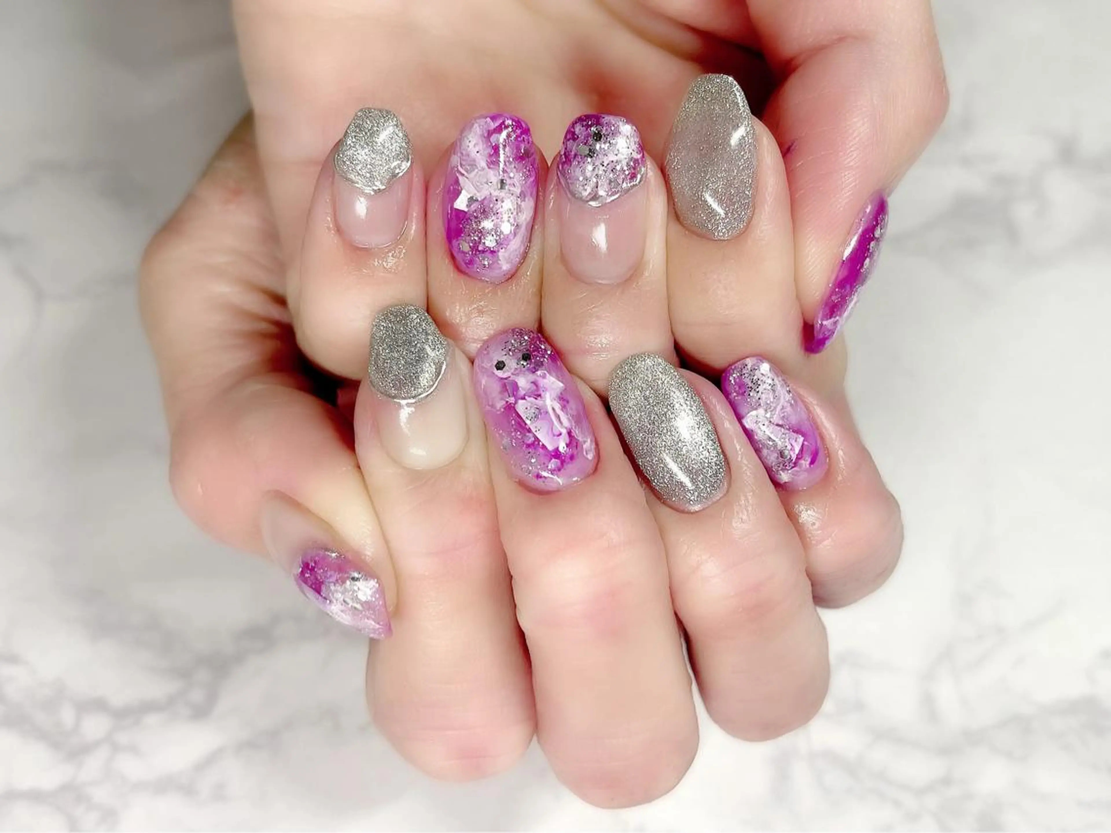 ネイル アートネイル マグネットネイル シルバー ハンドネイル Nail Salon KURELLYのネイルデザイン