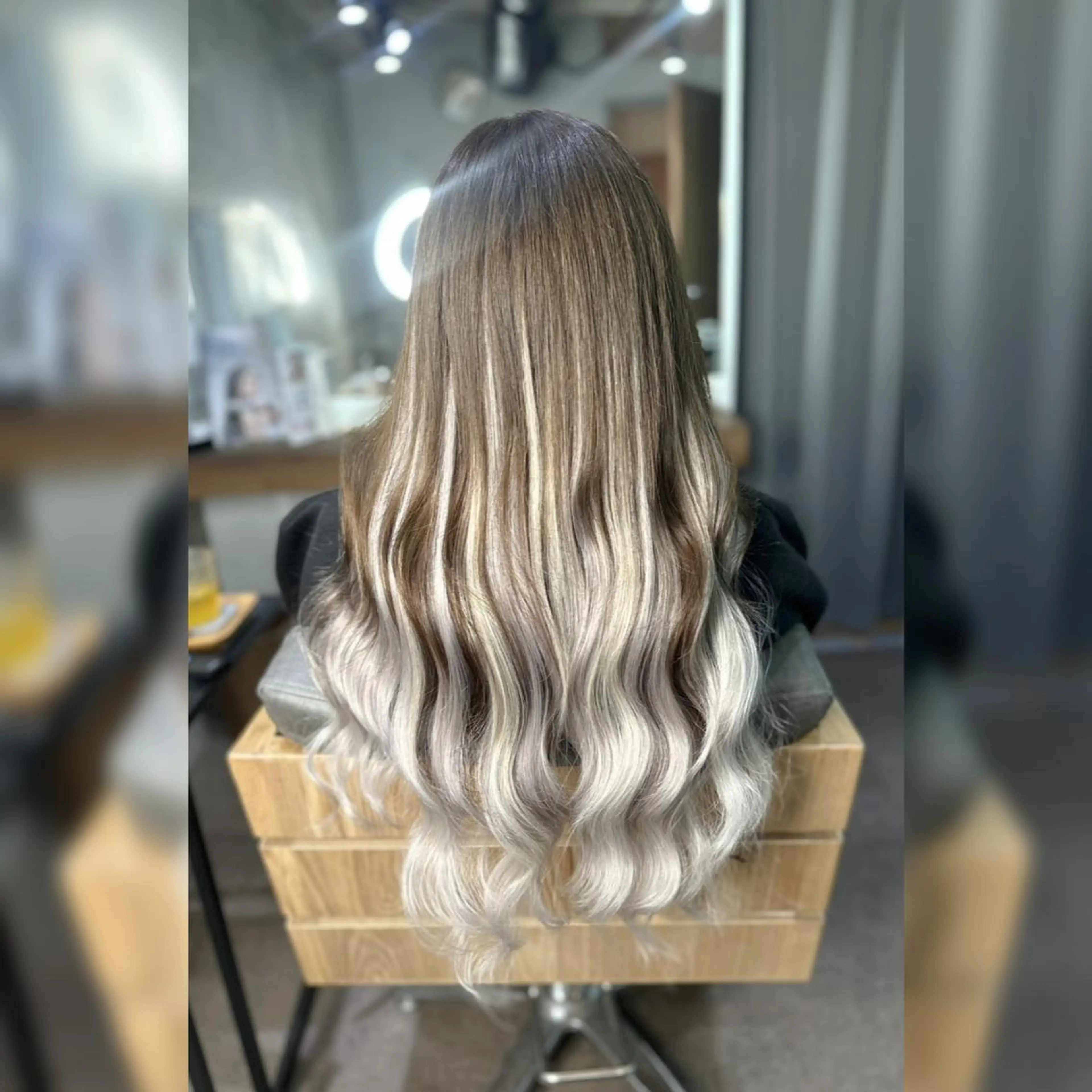 ロング カラー ヘアアレンジ キッズ シールエクステ バレイヤージュ ベージュカラー ブリーチ グレージュ 関西最安値🍓羽エ ク💛シールNO1◎のヘアスタイル