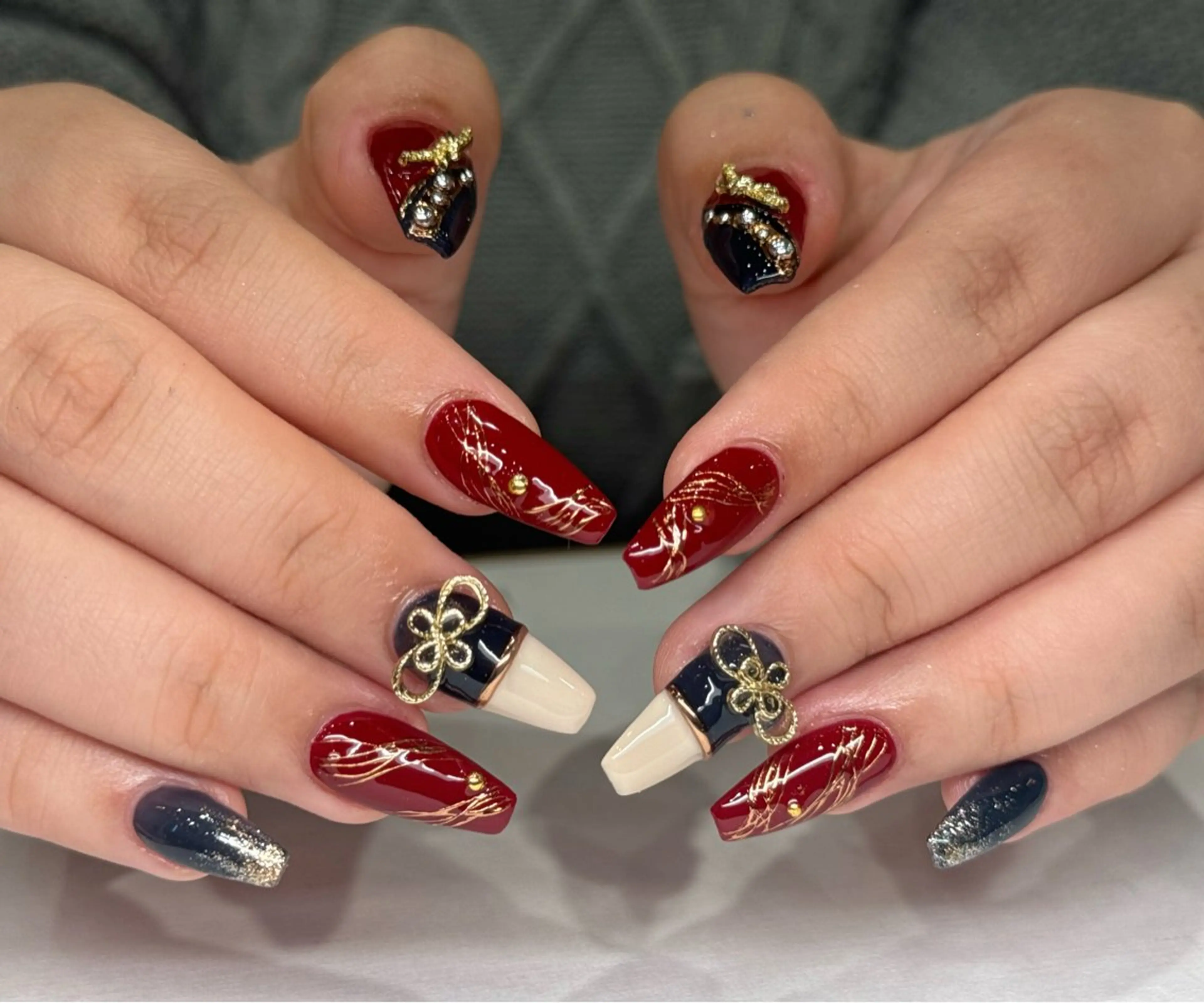 ネイル 成人式 ジェルネイル ニュアンスネイル シンプルネイル ハンドネイル MILO 168 池袋のネイルデザイン