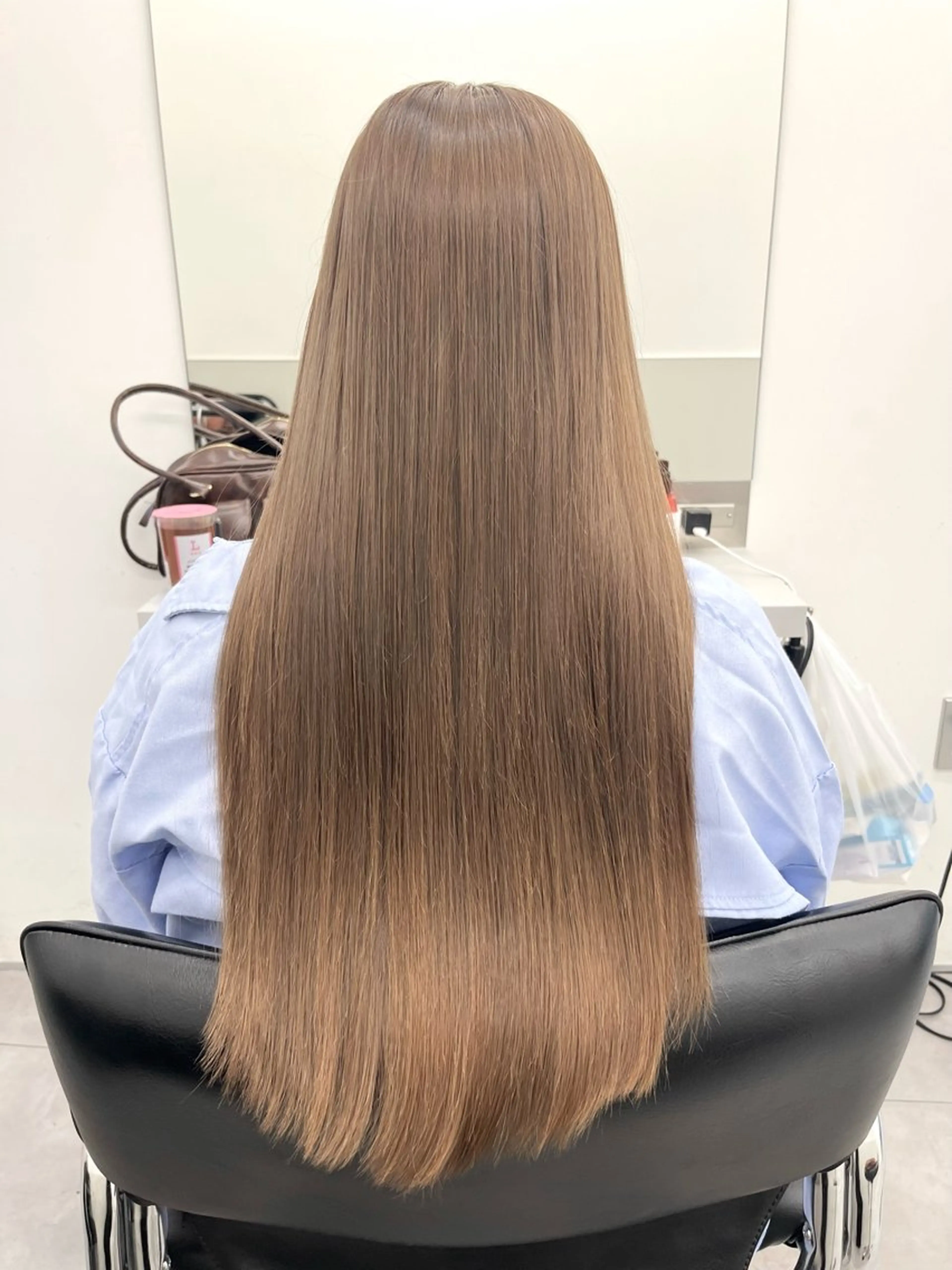 ロング カラー ベージュカラー ブリーチ ヘアカラー 天野 利咲のヘアスタイル