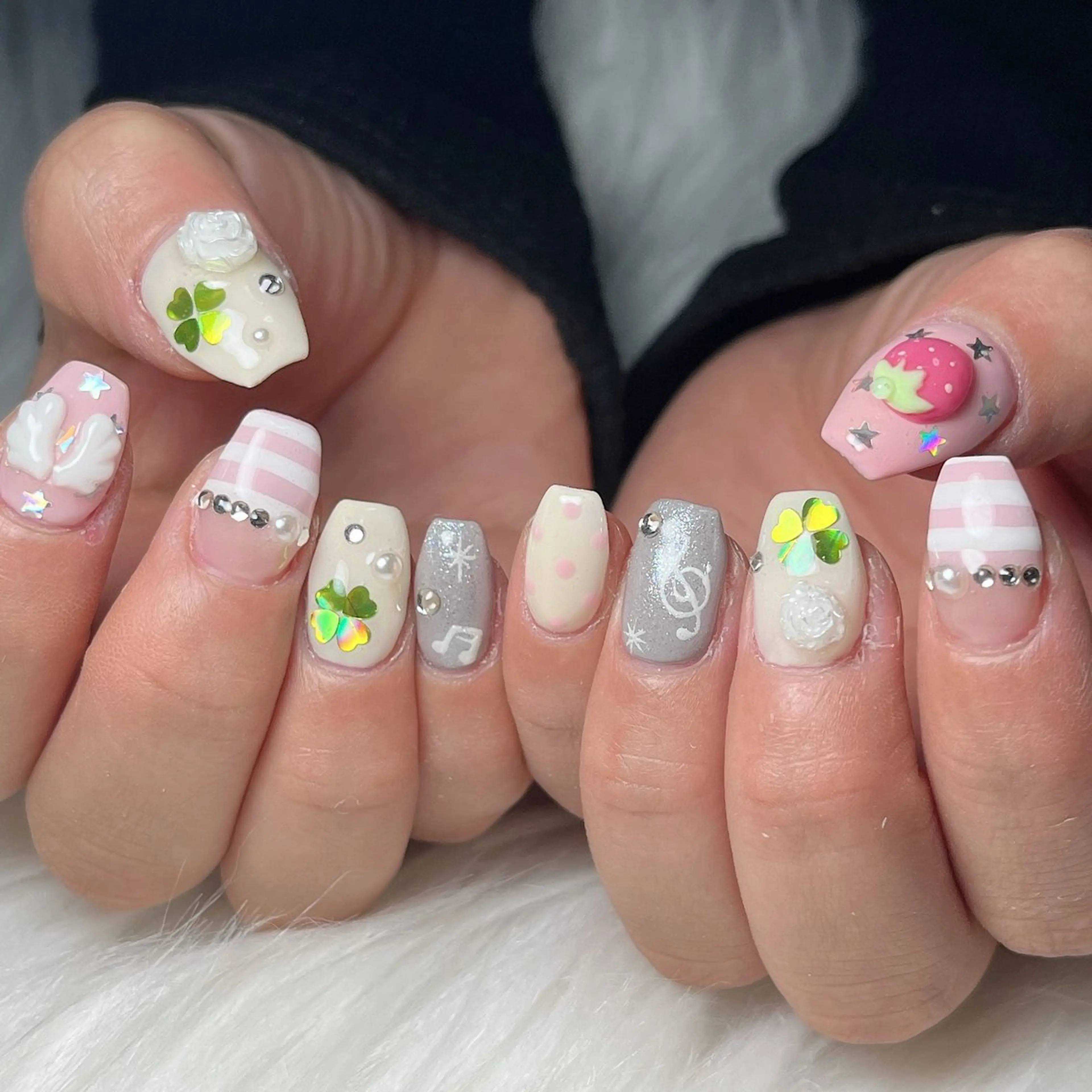 ネイル 韓国ネイル ラメ(グリッター) 持ち込み ハンドネイル 🐕‍🦺Yappy 💗A-tanのネイルデザイン