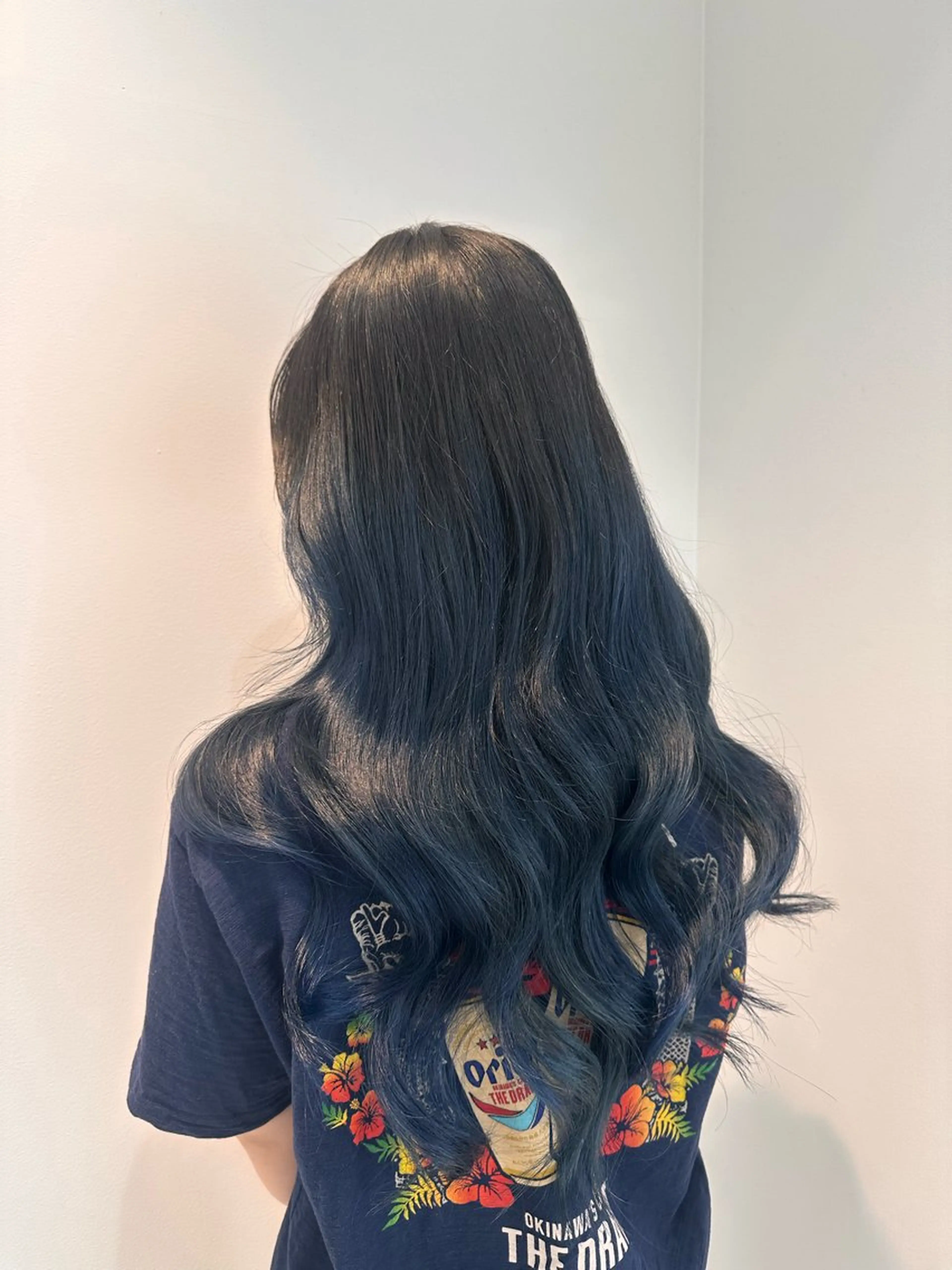 ロング カラー ブリーチ ブルーカラー ロング 透明感ブラウンカラー 🫧レイヤー🩰好実のヘアスタイル