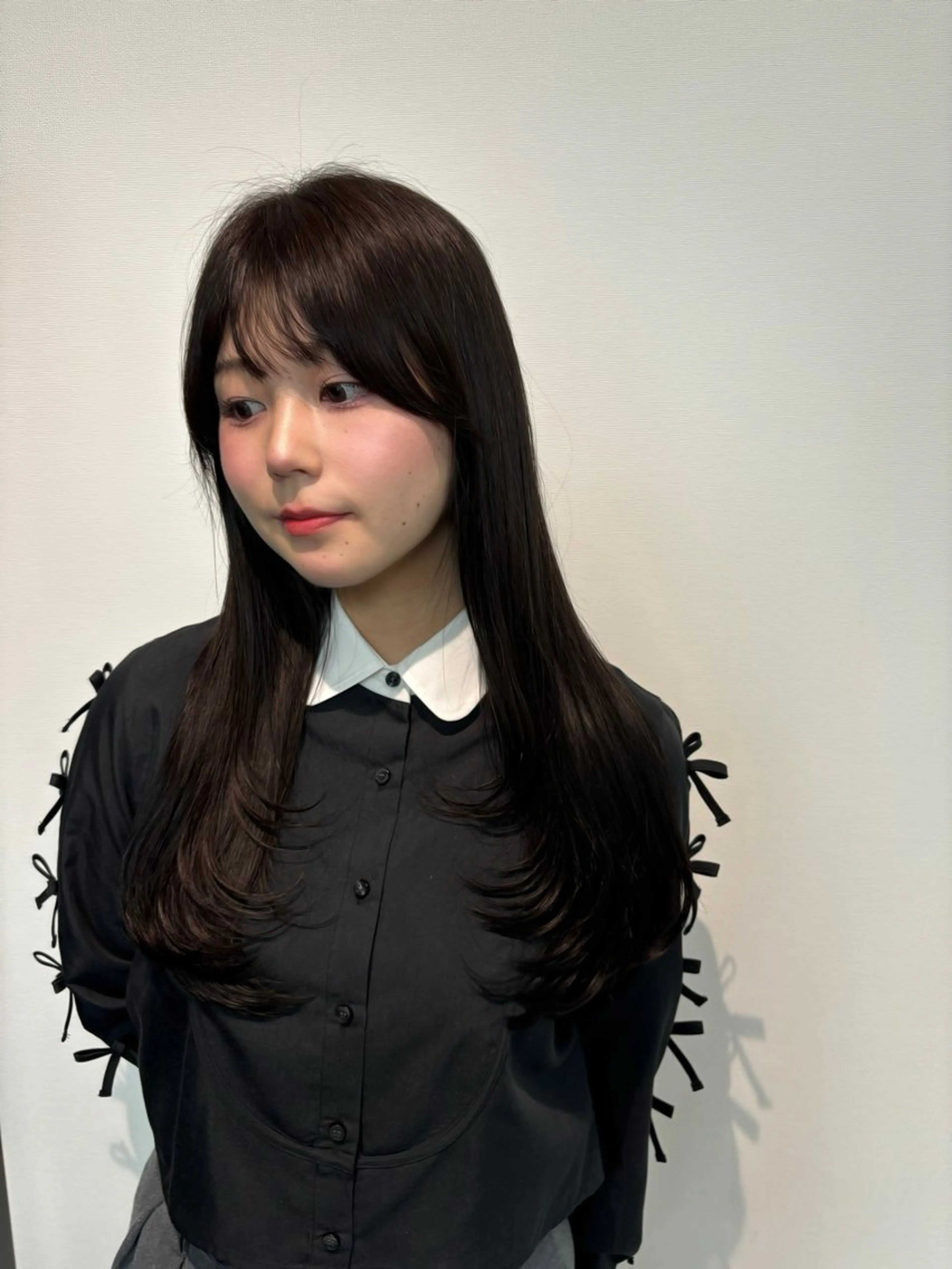 ロング カット トリートメント 髪質改善|透明 感カラー🩵レイヤーのヘアスタイル