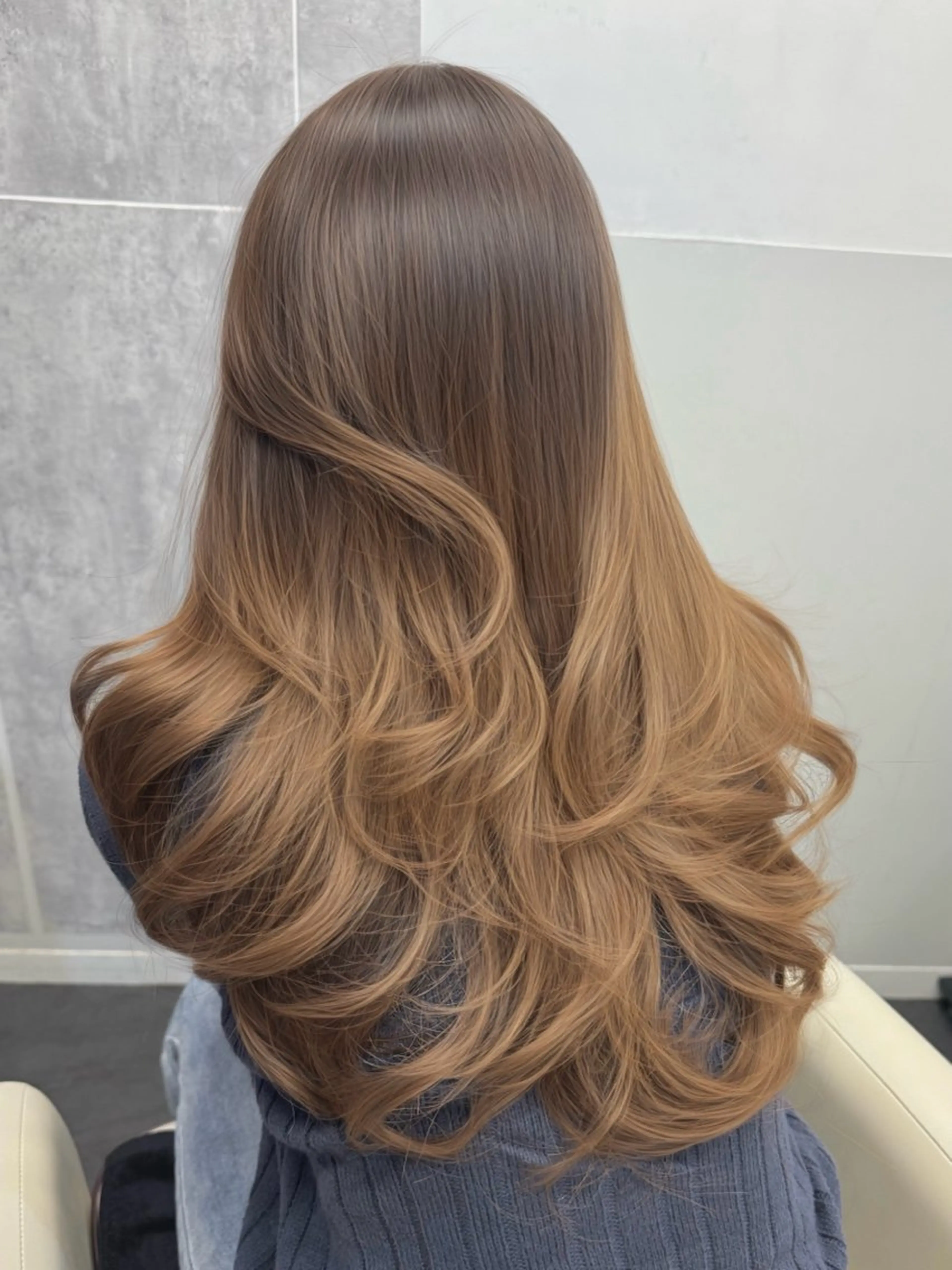 ミディアム カラー カット ヘアカラー トリートメント 顔まわりの神様✨ 透明感カラー藤嶋秀幸のヘアスタイル